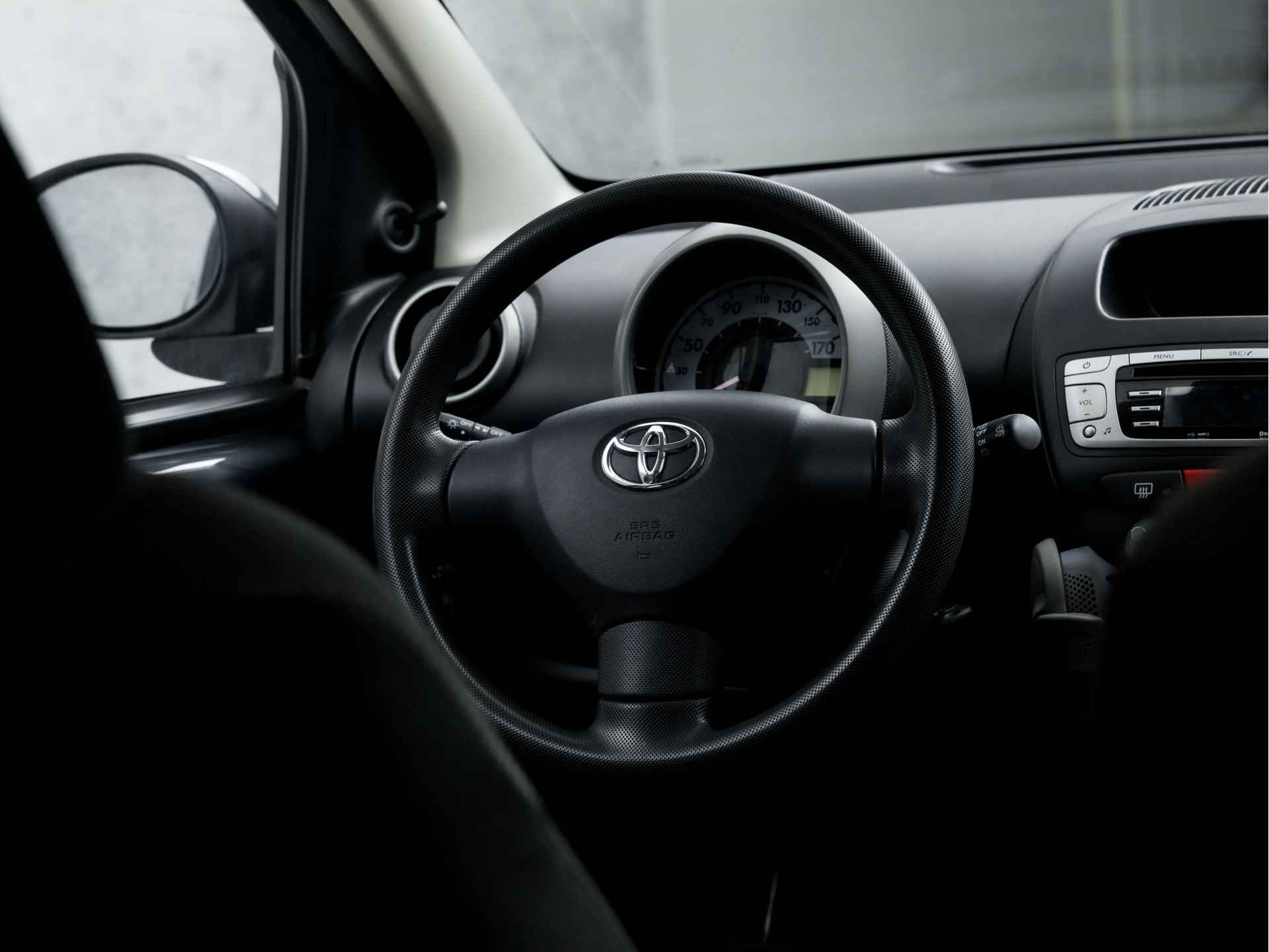 Toyota Aygo 1.0 VVT-i Comfort Sport (AIRCO, 5 DEURS, ELEK RAMEN, SPORTSTOELEN, NIEUWE APK, NIEUWSTAAT) - 16/32