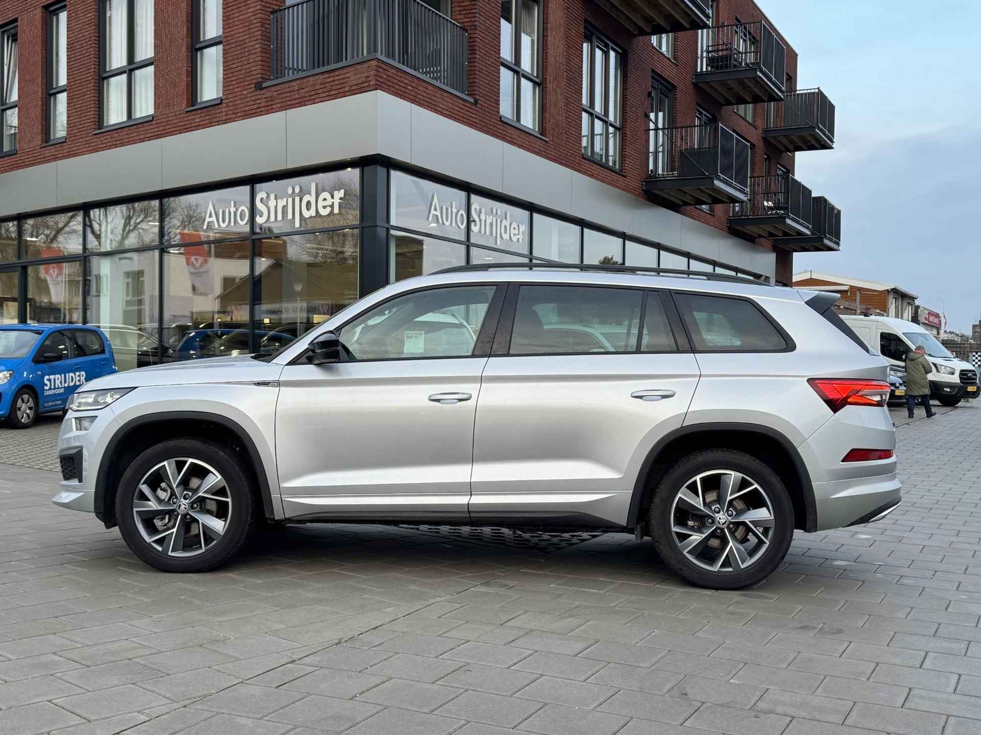 Skoda Kodiaq 1.5 TSI Sportline Business 7p. 150pk automaat | Black optiek | 19LM | Alcantara - 4/17