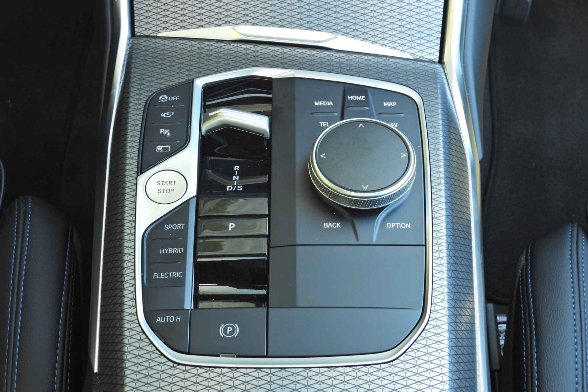 BMW 3-serie 320e High Executive M Sport Automaat / Schuif-kanteldak / Sportstoelen / Adaptieve LED / Adaptief M Onderstel / Active Cruise Control / Parking Assistant Plus - 30/40