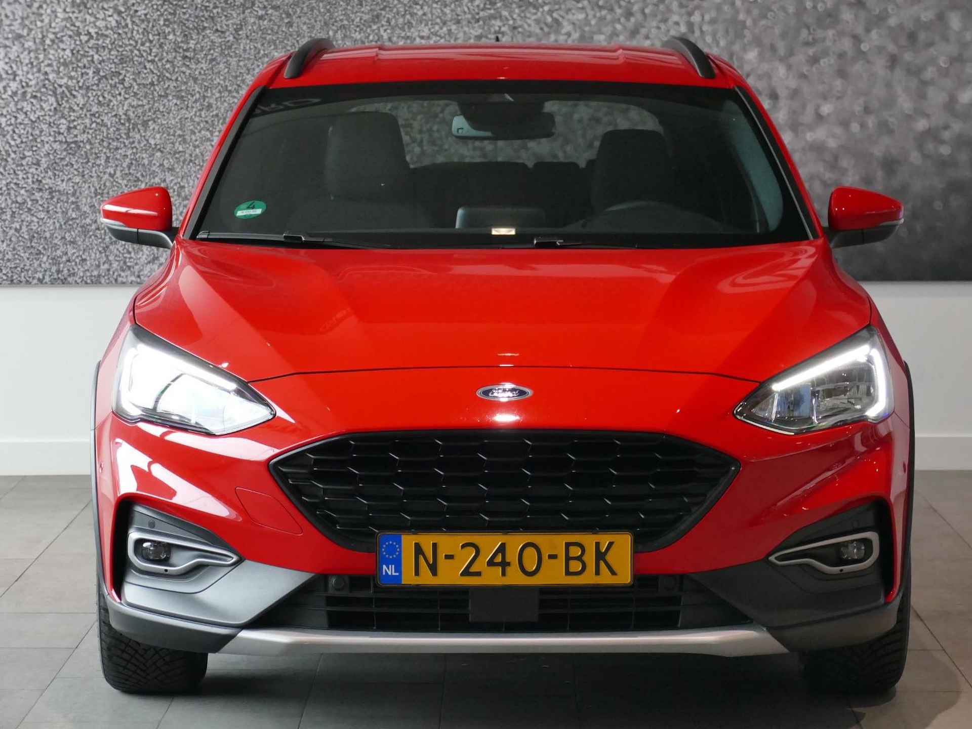 Ford Focus 1.0 EcoBoost Hybrid Active X Business | TREKHAAK | BLIS | RACE RED | - 10/40