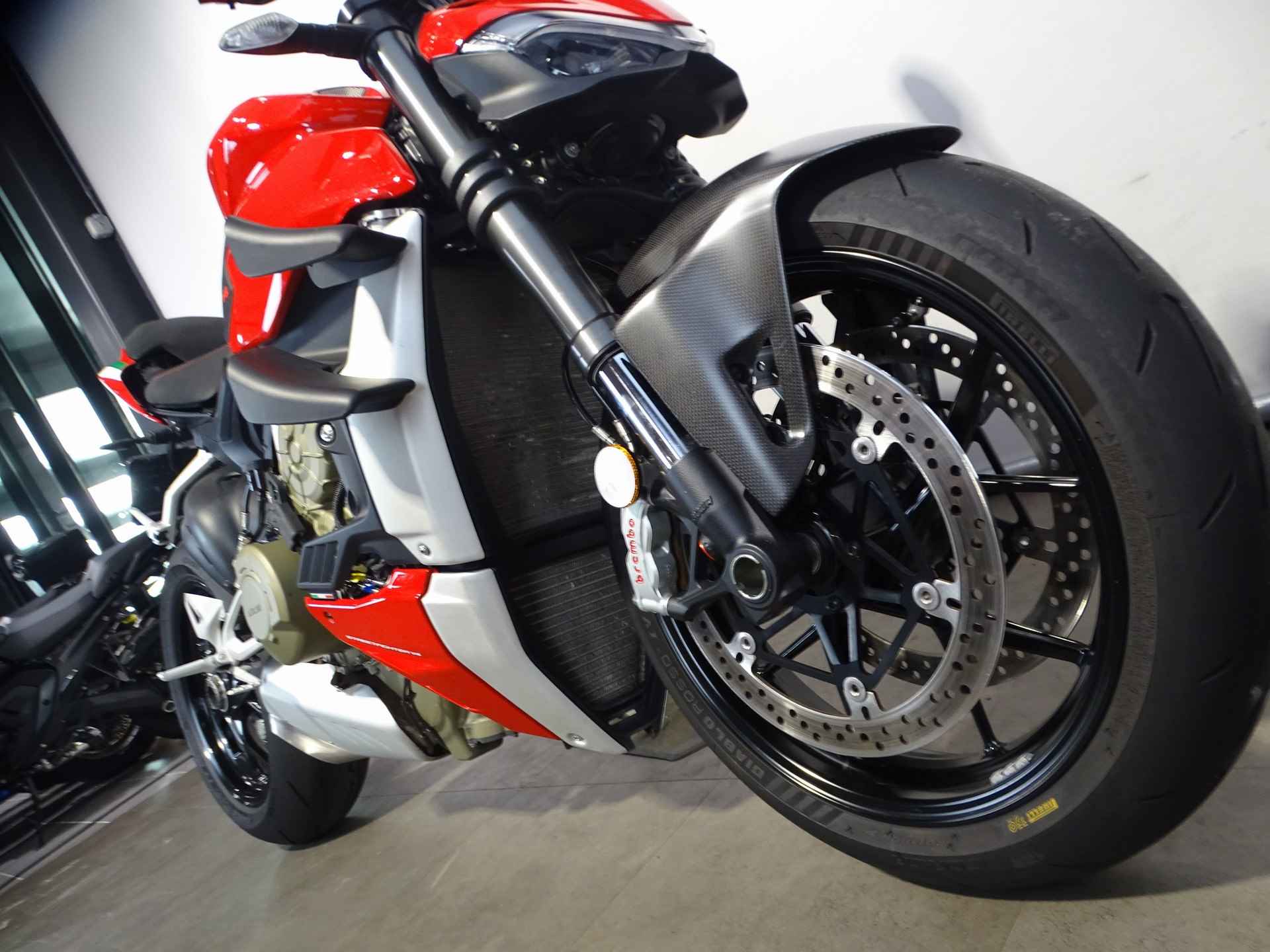 Ducati STREETFIGHTER V4 - 4/9