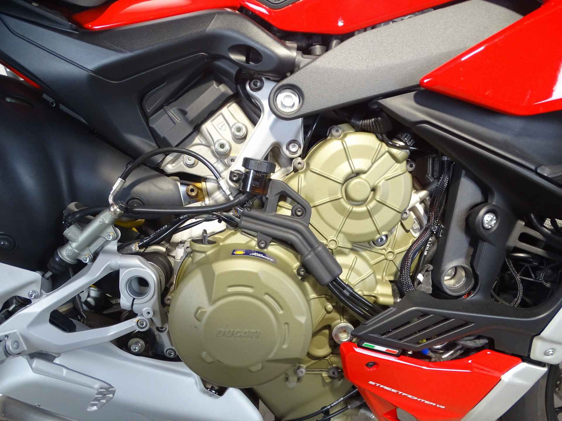 Ducati STREETFIGHTER V4 - 6/9