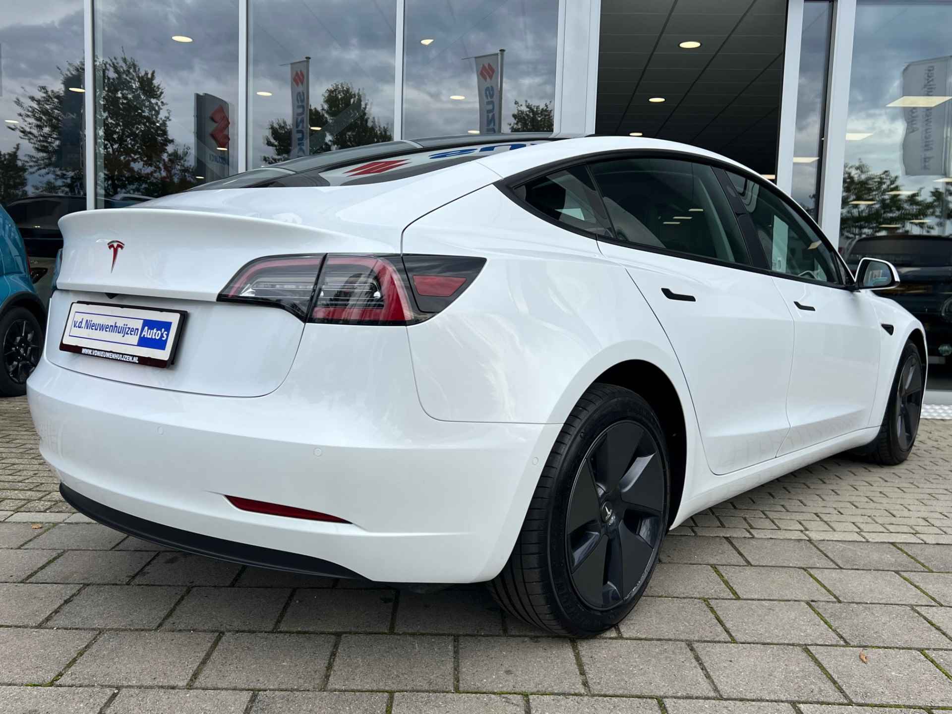 Tesla Model 3 Standard RWD Plus |Camera| Keyles| €1000 Subsidie |  Info Jeroen: 0492-588 980 - 7/26