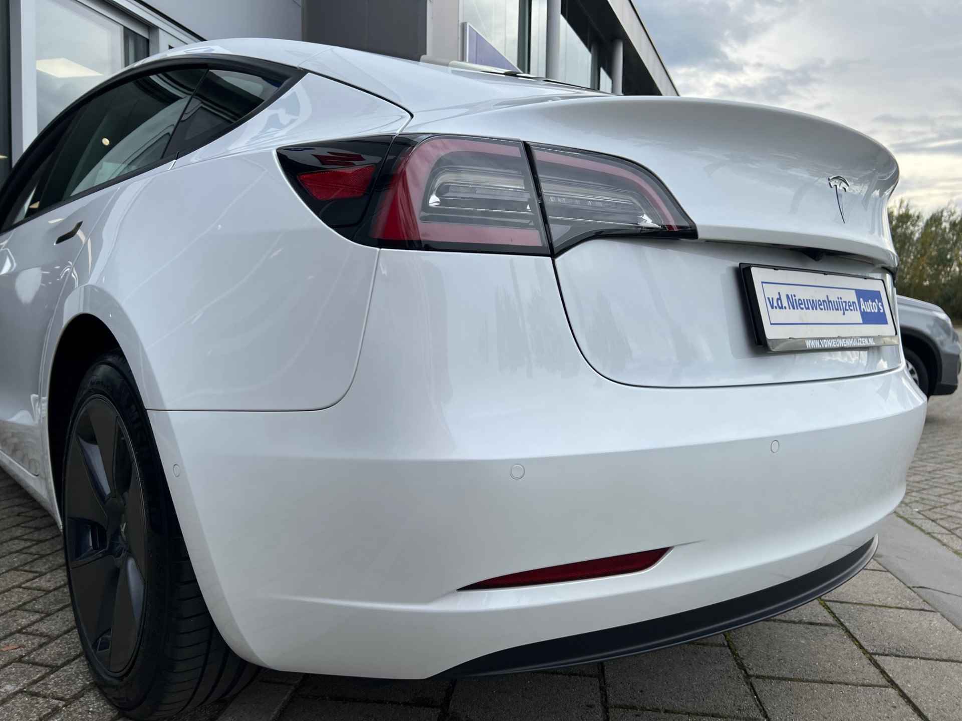 Tesla Model 3 Standard RWD Plus |Camera| Keyles| €1000 Subsidie |  Info Jeroen: 0492-588 980 - 10/26