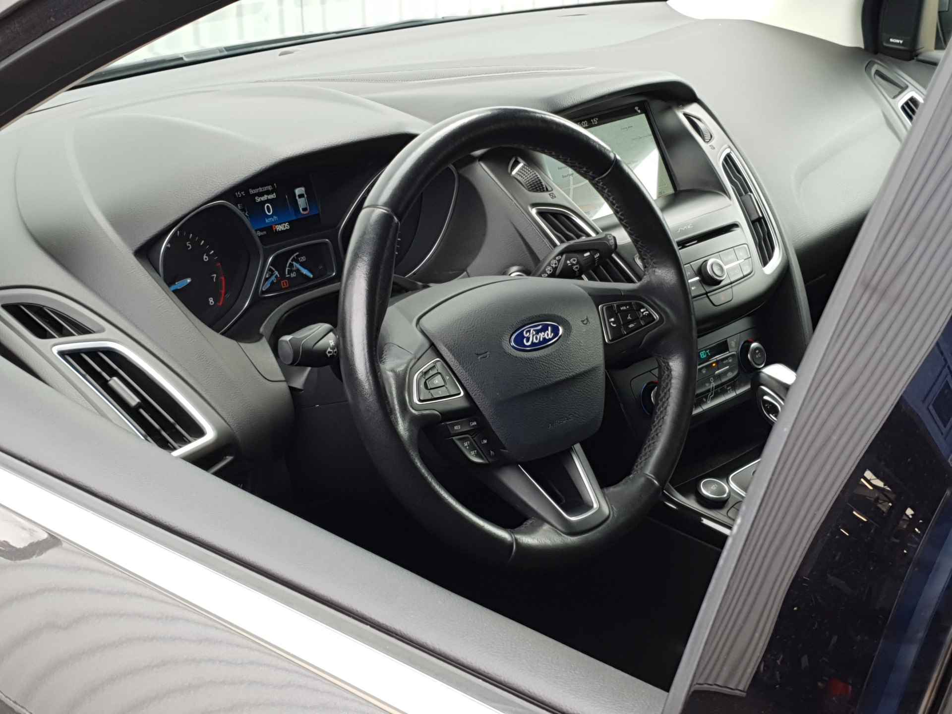 Ford Focus Wagon 1.0 Titanium 125 PK | Automaat! | Stoelverwarming | Navigatie | Cruise Control - 3/37