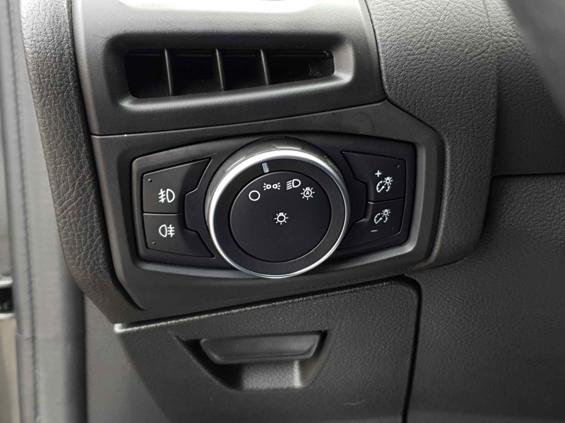 Ford Focus Wagon 1.0 Titanium 125 PK | Automaat! | Stoelverwarming | Navigatie | Cruise Control - 16/37