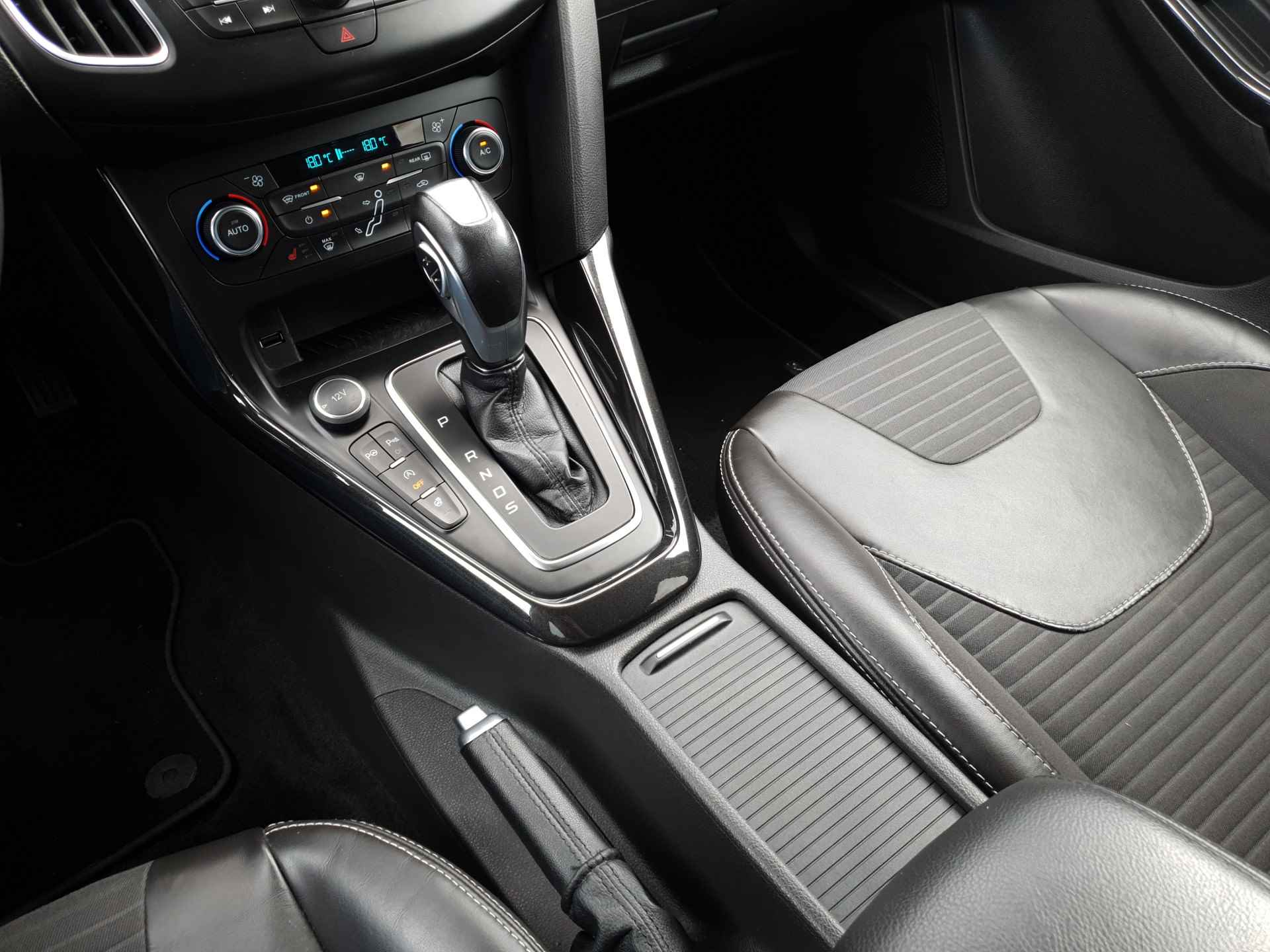 Ford Focus Wagon 1.0 Titanium 125 PK | Automaat! | Stoelverwarming | Navigatie | Cruise Control - 29/37
