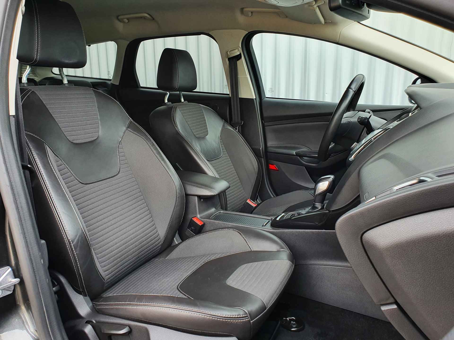 Ford Focus Wagon 1.0 Titanium 125 PK | Automaat! | Stoelverwarming | Navigatie | Cruise Control - 35/37