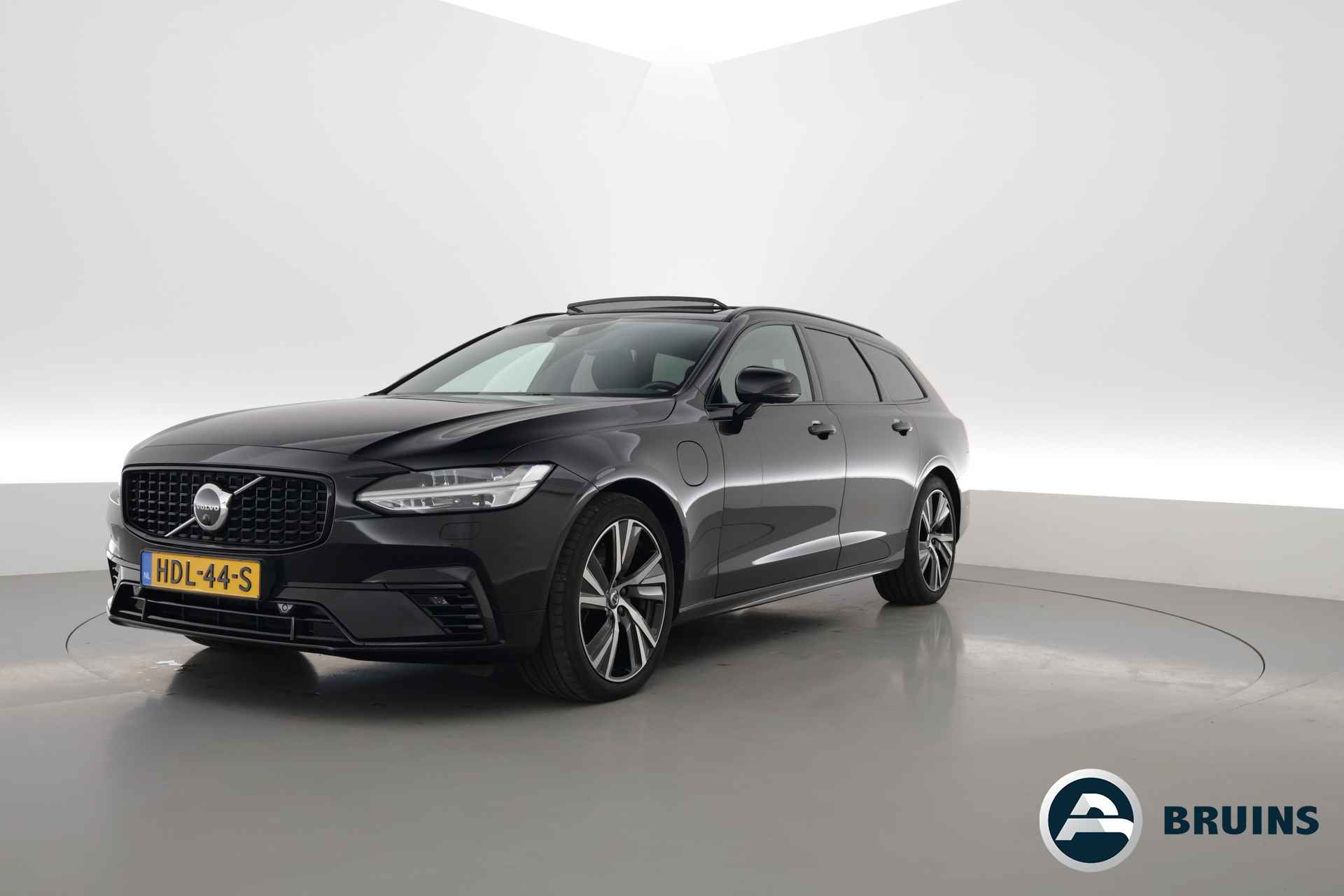 Volvo V90 T8 Recharge R-Design | Pano | HUD | Pilot Assist | Memory | Leder | Harman Kardon