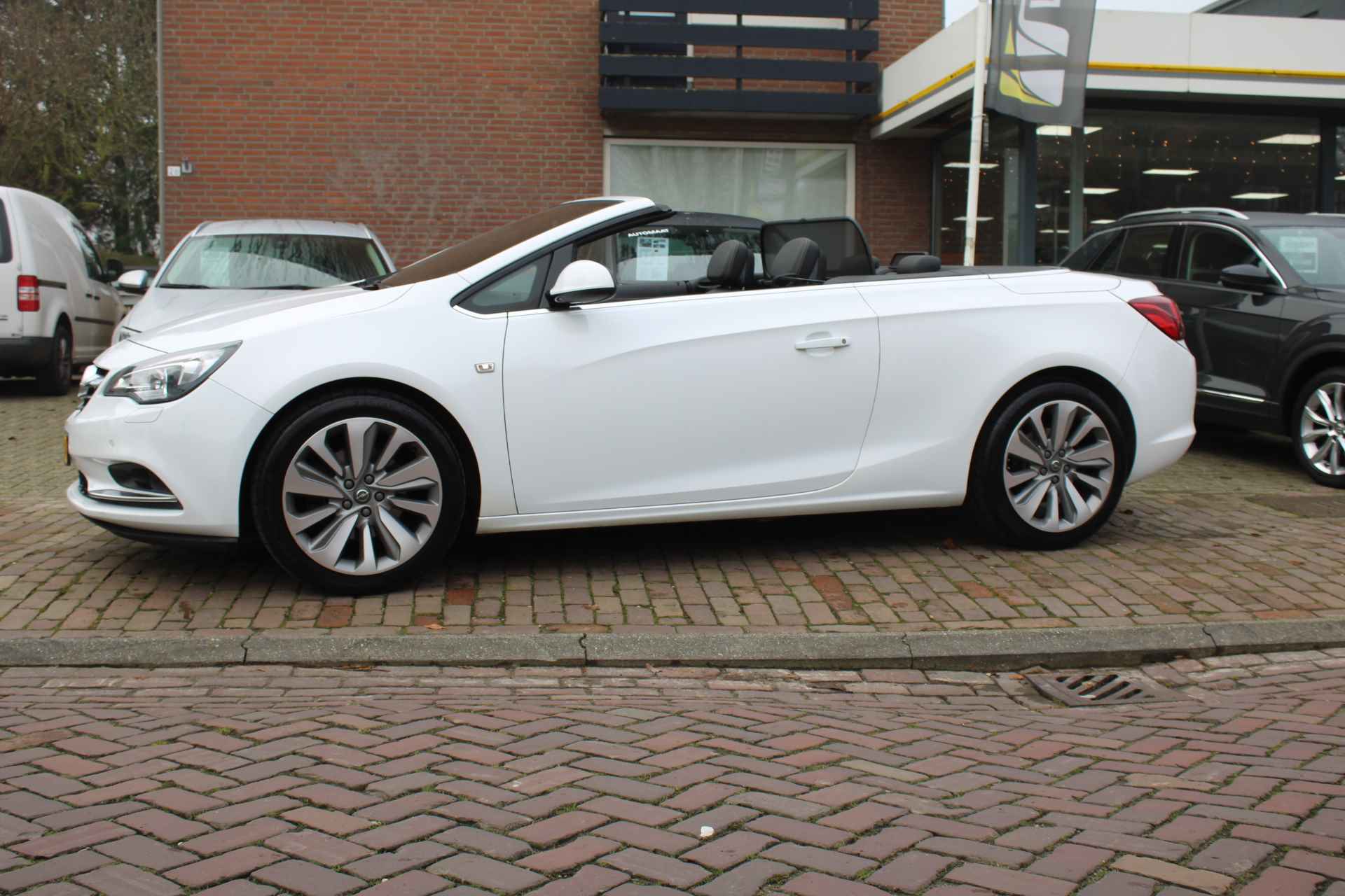 Opel Cascada 1.6 Turbo 200PK Cosmo + 19"/ Navi/ Clima/ Leder/ Camera/ Xenon/ NL auto - 4/49