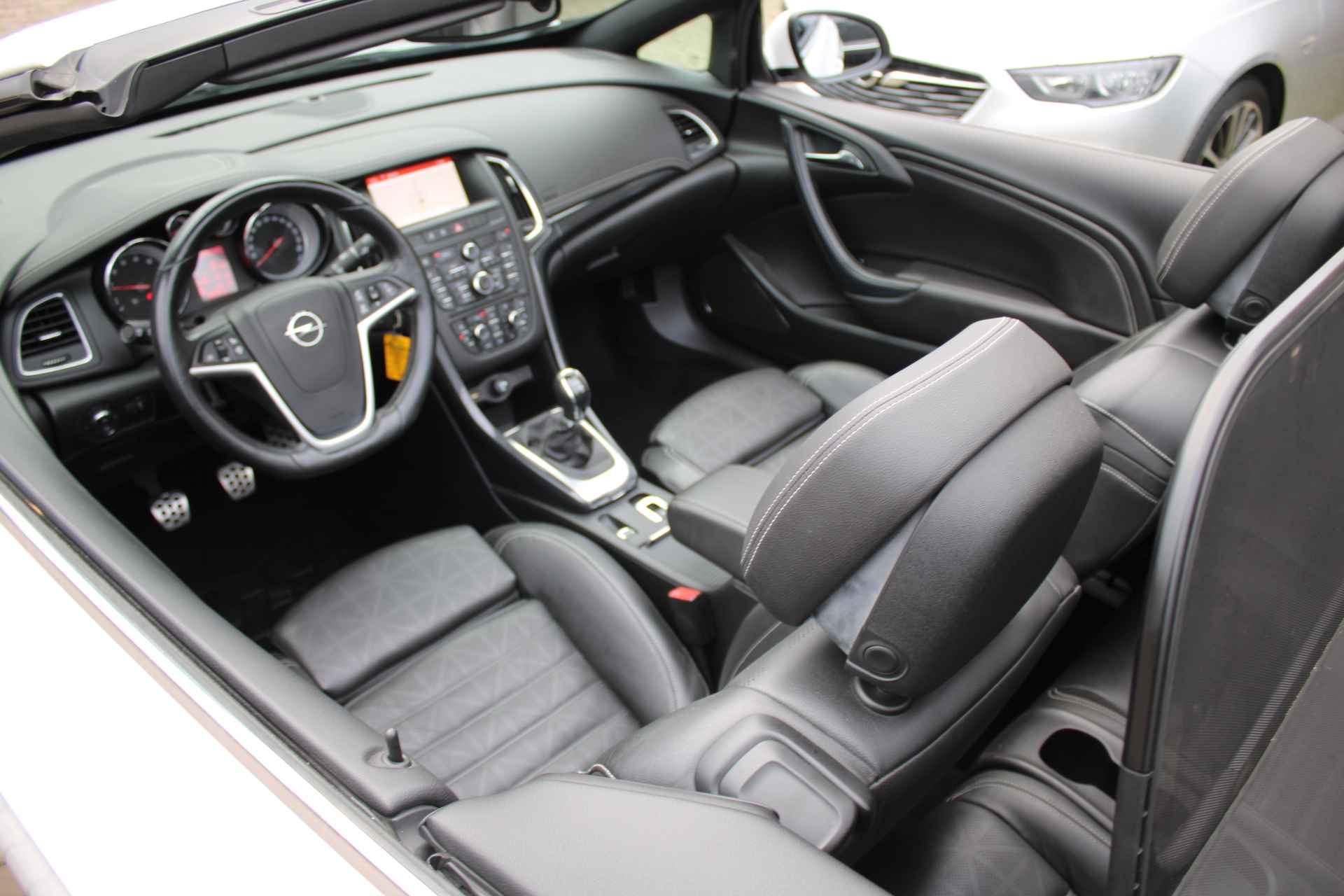 Opel Cascada 1.6 Turbo 200PK Cosmo + 19"/ Navi/ Clima/ Leder/ Camera/ Xenon/ NL auto - 11/49