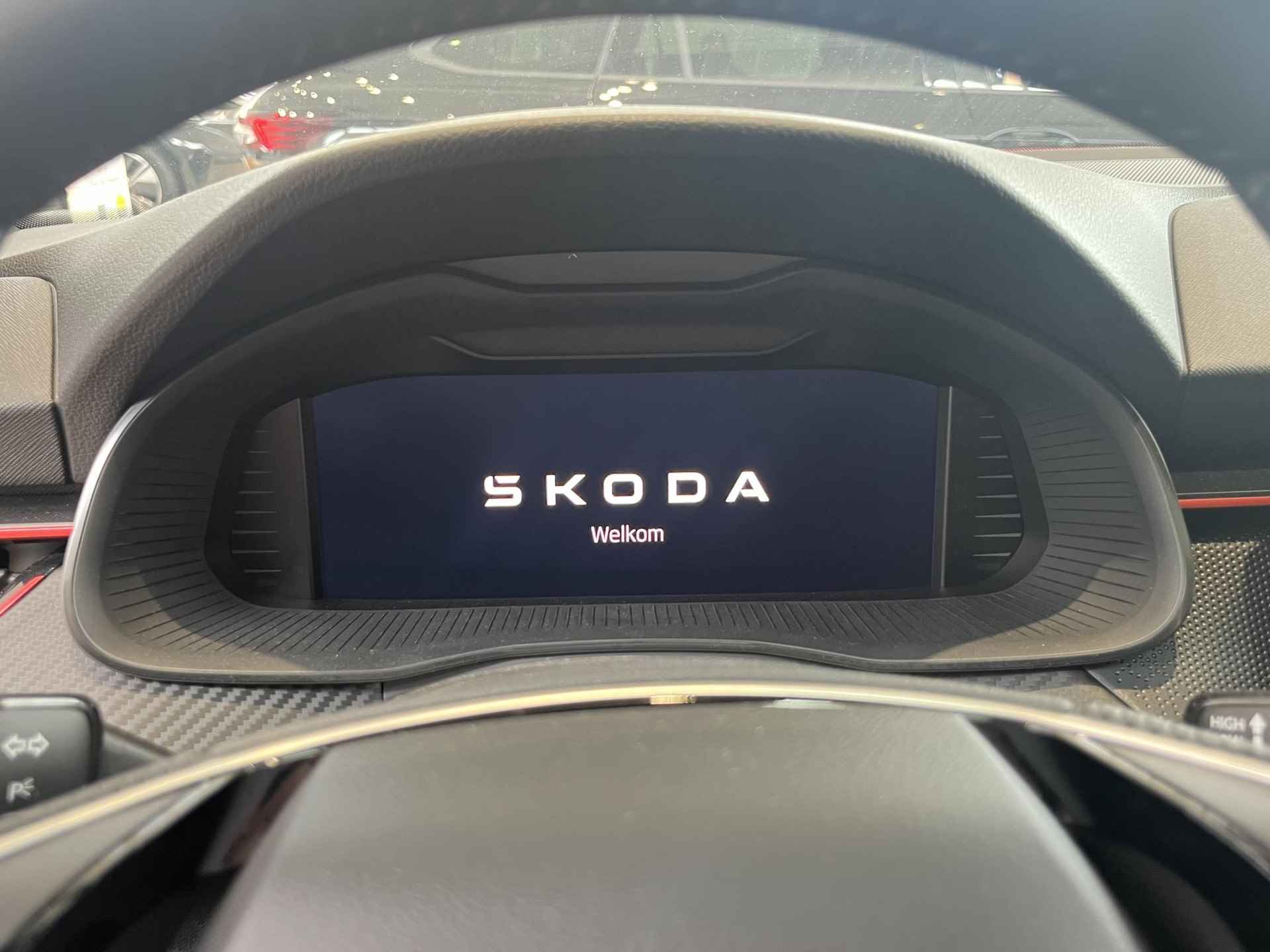 Skoda Kamiq 1.0 TSI Monte Carlo 115 PK | Matrix LED Koplampen | Navigatie | Climate Control | Apple Carplay/Android Auto | Adaptive Cruise Control | Panorama dak | Keyless-Entry | Achteruitrijcamera | Elektrische achterklep | Privacy Glass | Virtual Cockpit | Parkeersensoren | Lichtmetalen velgen | € 2.000,- inruilpremie! | Direct leverbaar! | - 10/18