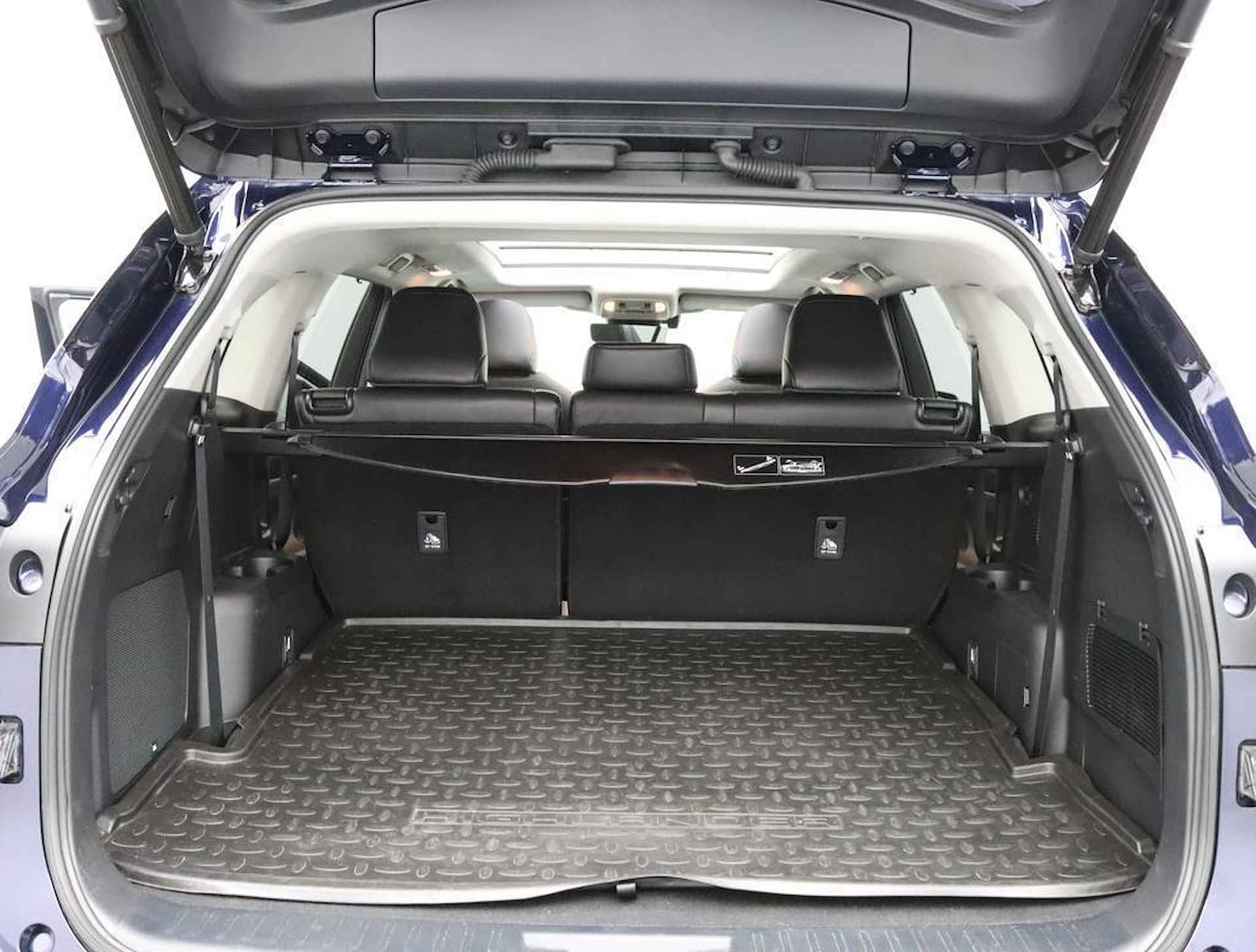 Toyota Highlander 2.5 AWD Hybrid Premium 7 Persoons | Lederen bekleding | Trekhaak 2000 kg | Panoramadak | 20 inch Lichtmetaal | - 34/76