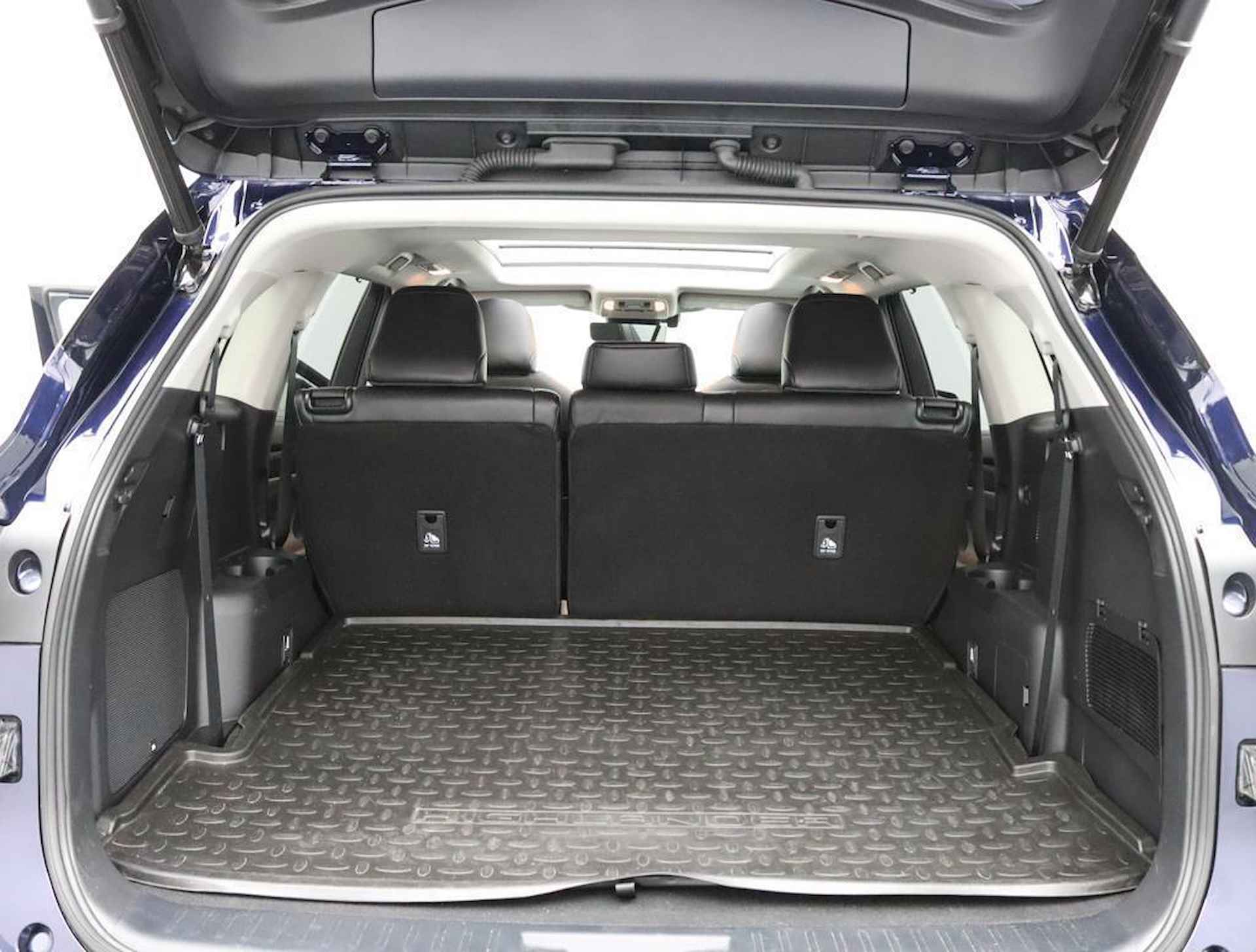 Toyota Highlander 2.5 AWD Hybrid Premium 7 Persoons | Lederen bekleding | Trekhaak 2000 kg | Panoramadak | 20 inch Lichtmetaal | - 35/76