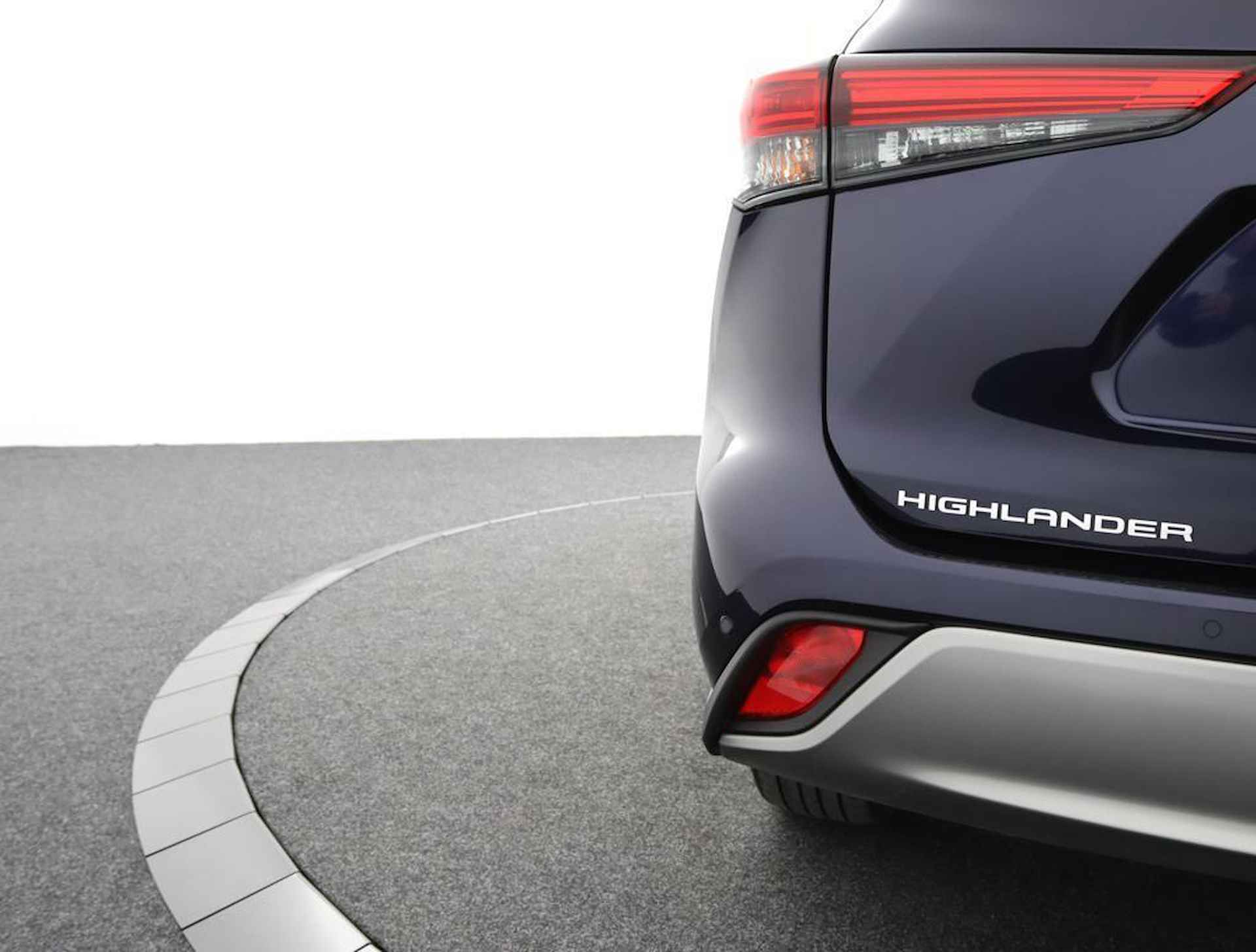 Toyota Highlander 2.5 AWD Hybrid Premium 7 Persoons | Lederen bekleding | Trekhaak 2000 kg | Panoramadak | 20 inch Lichtmetaal | - 54/76