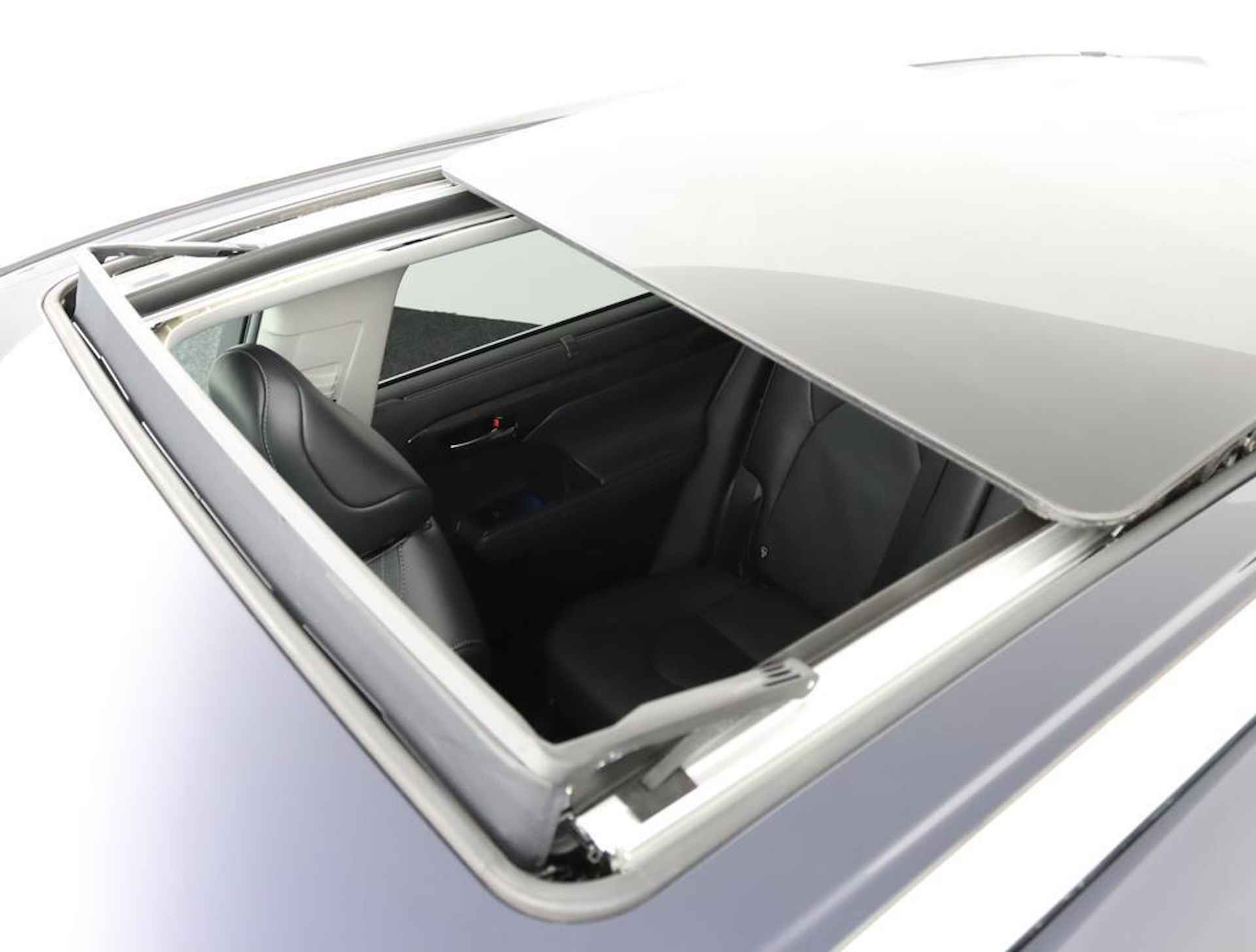 Toyota Highlander 2.5 AWD Hybrid Premium 7 Persoons | Lederen bekleding | Trekhaak 2000 kg | Panoramadak | 20 inch Lichtmetaal | - 60/76