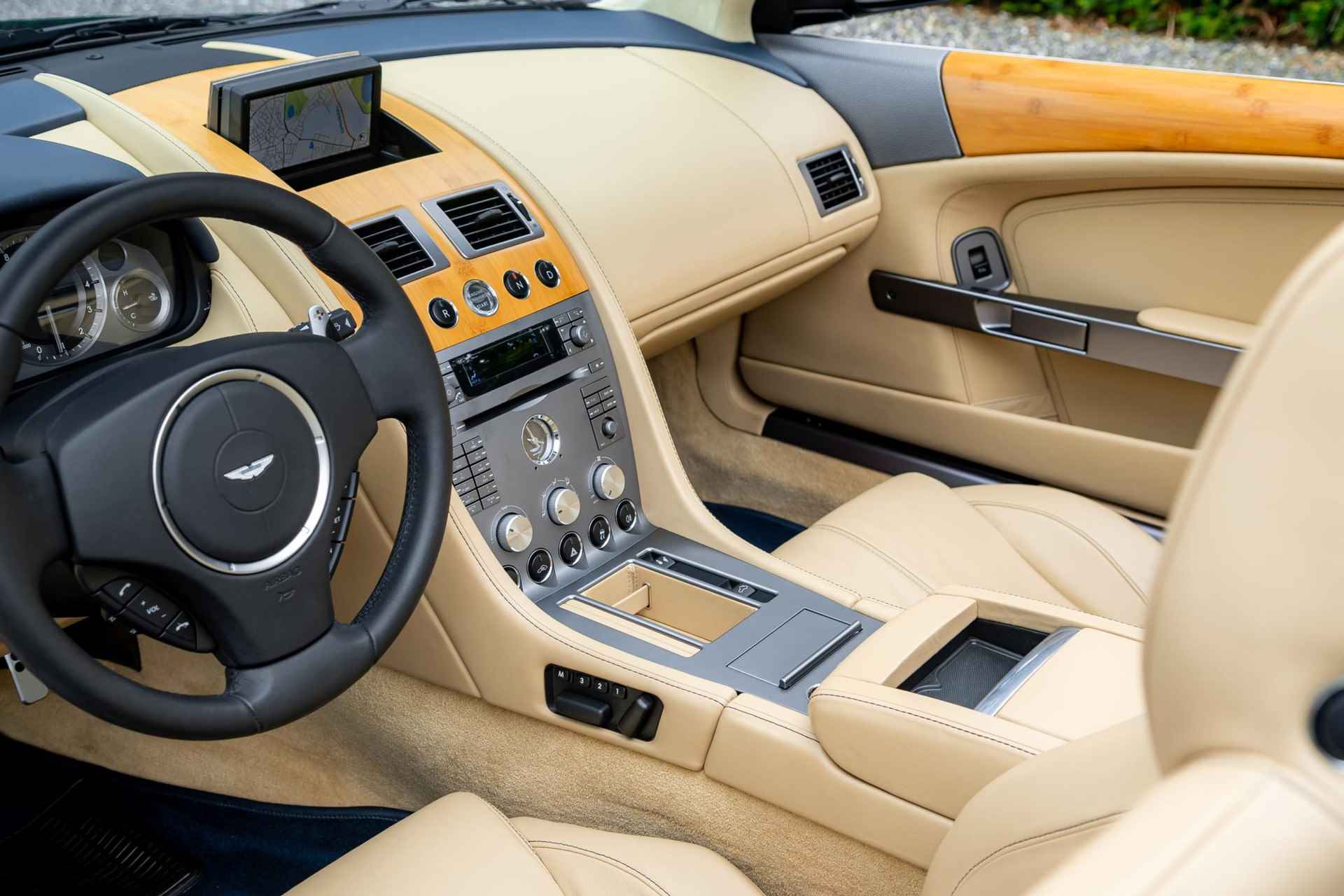 Aston Martin DB9 Volante 5.9 V12 Touchtronic 457pk *Blauw/Beige - 19/35