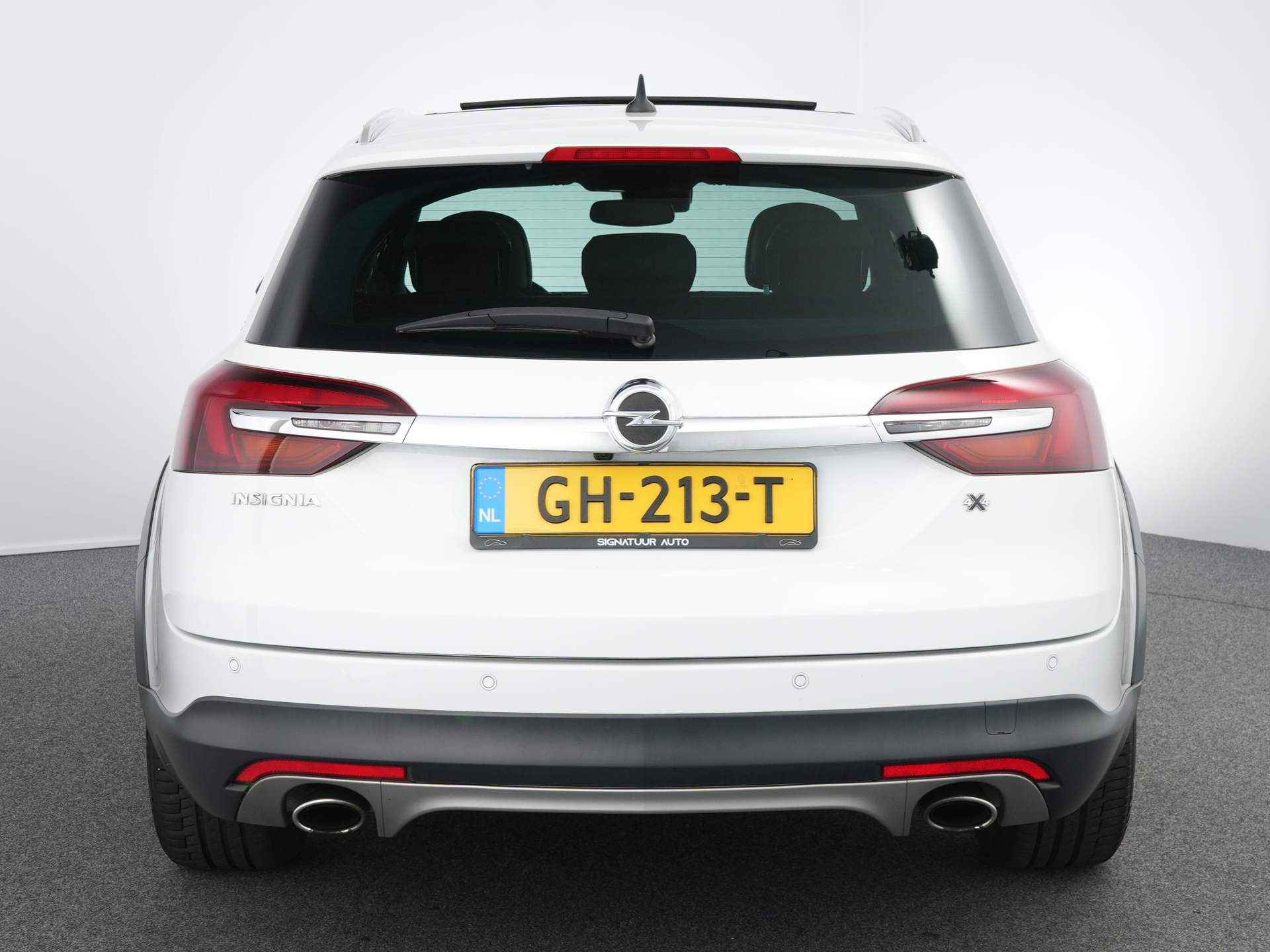 Opel Insignia Sports Tourer 2.0 T Cosmo 4x4 | Cruise Control | Leder | Parkeersensoren voor/achter | Panorama dak | - 5/46