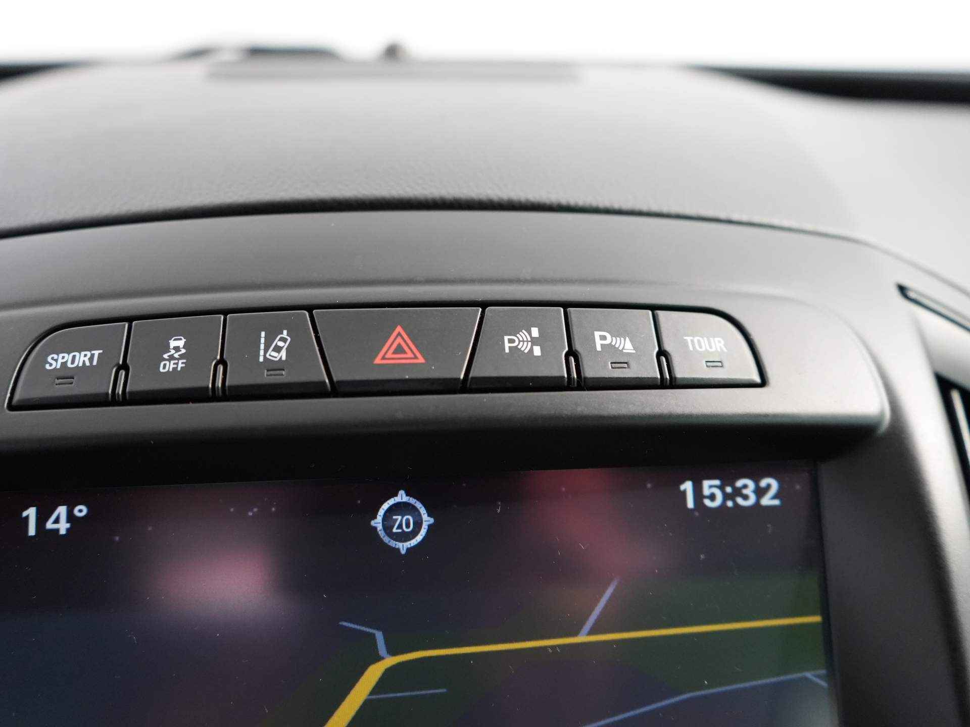 Opel Insignia Sports Tourer 2.0 T Cosmo 4x4 | Cruise Control | Leder | Parkeersensoren voor/achter | Panorama dak | - 25/46