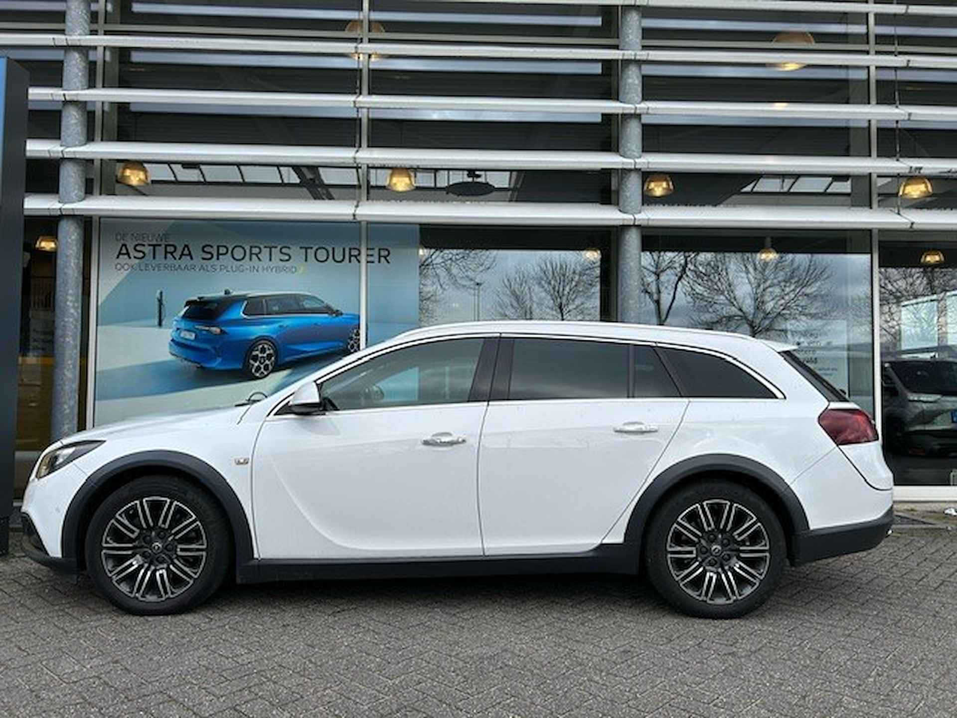 Opel Insignia Sports Tourer 2.0 T Cosmo 4x4 | Cruise Control | Leder | Parkeersensoren voor/achter | Panorama dak | - 36/46