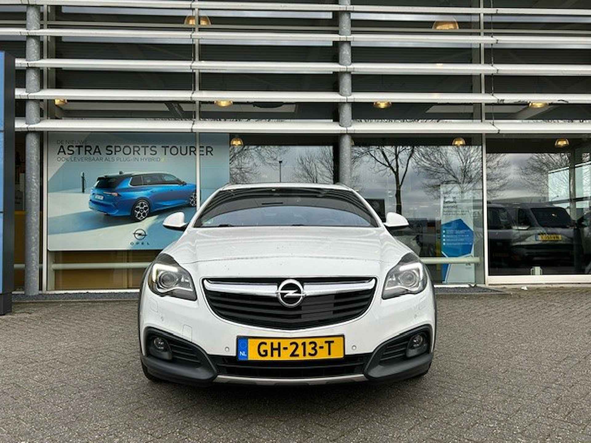 Opel Insignia Sports Tourer 2.0 T Cosmo 4x4 | Cruise Control | Leder | Parkeersensoren voor/achter | Panorama dak | - 37/46