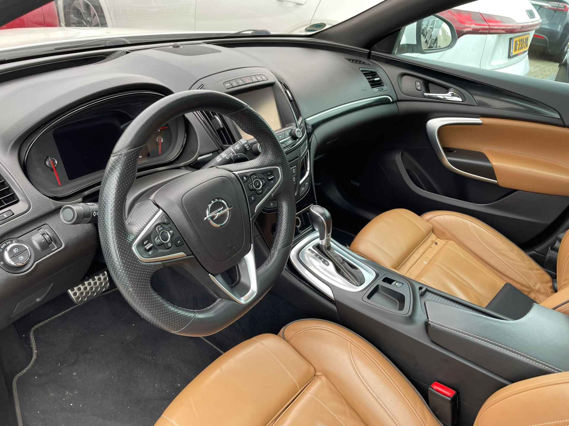 Opel Insignia Sports Tourer 2.0 T Cosmo 4x4 Cruise Control | Leder | Parkeersensoren voor/achter | Panorama dak | - 40/46