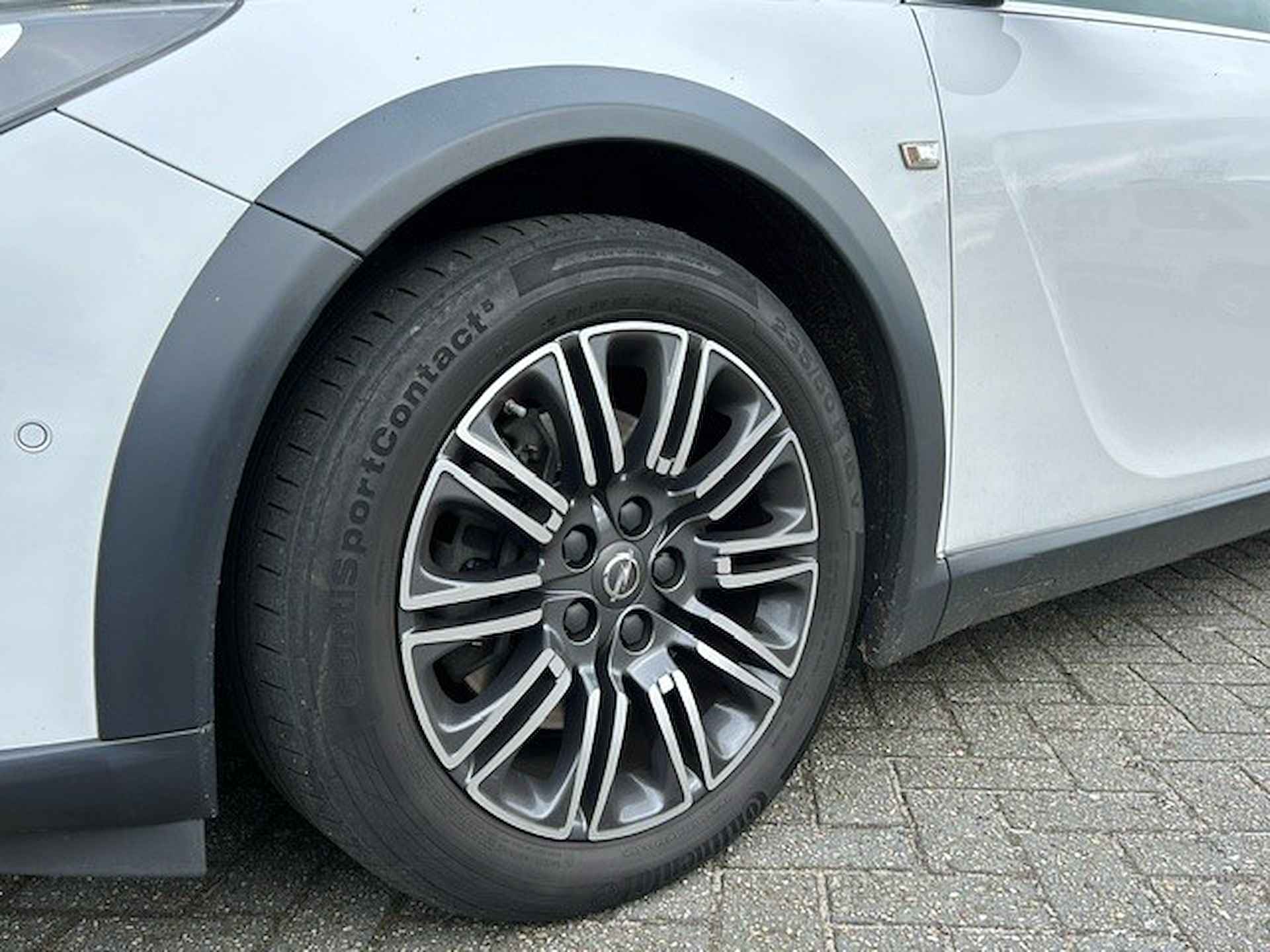 Opel Insignia Sports Tourer 2.0 T Cosmo 4x4 | Cruise Control | Leder | Parkeersensoren voor/achter | Panorama dak | - 42/46