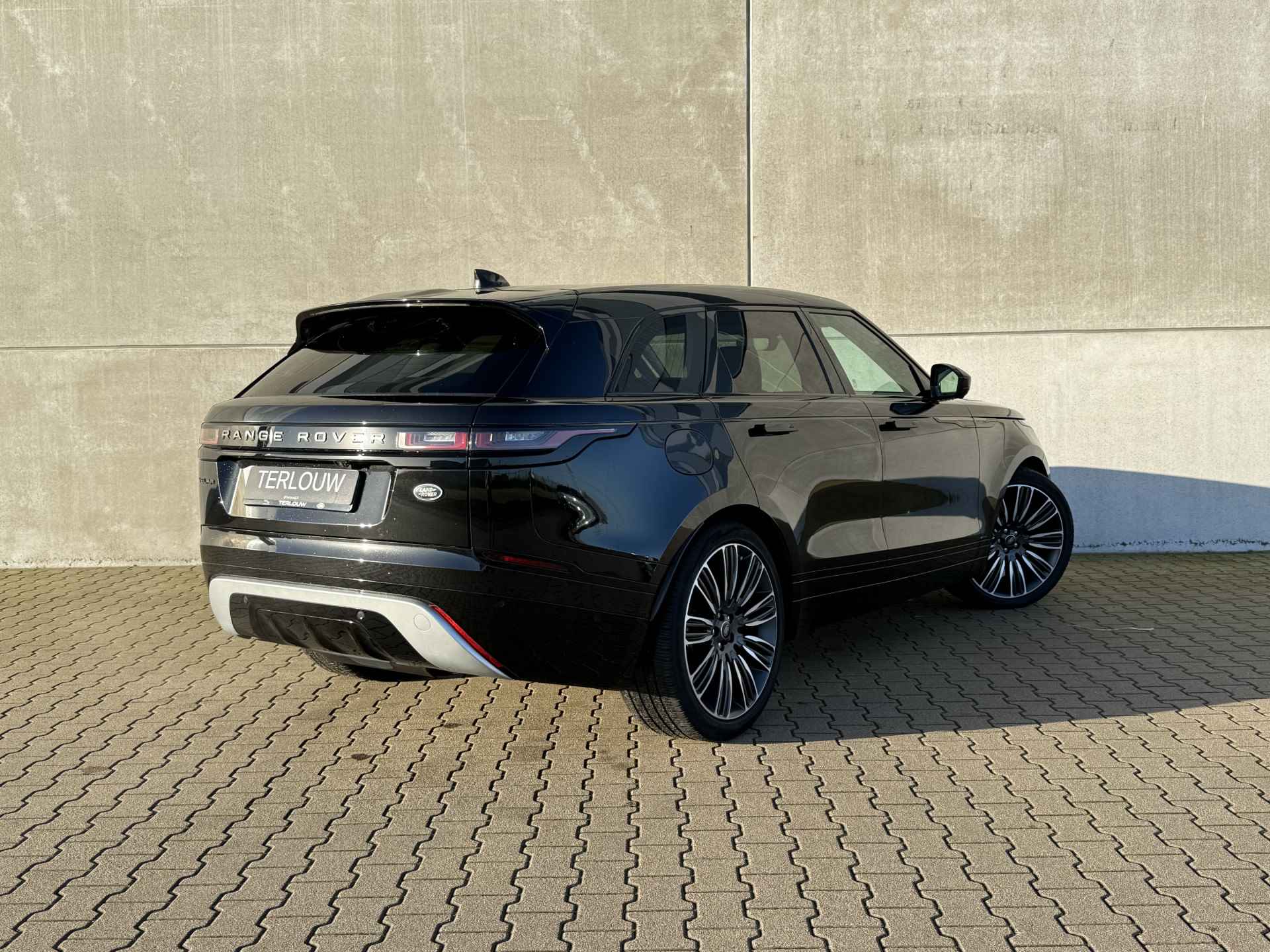 Land Rover Range Rover Velar 2.0 D240 AWD R-Dynamic HSE - 4/34