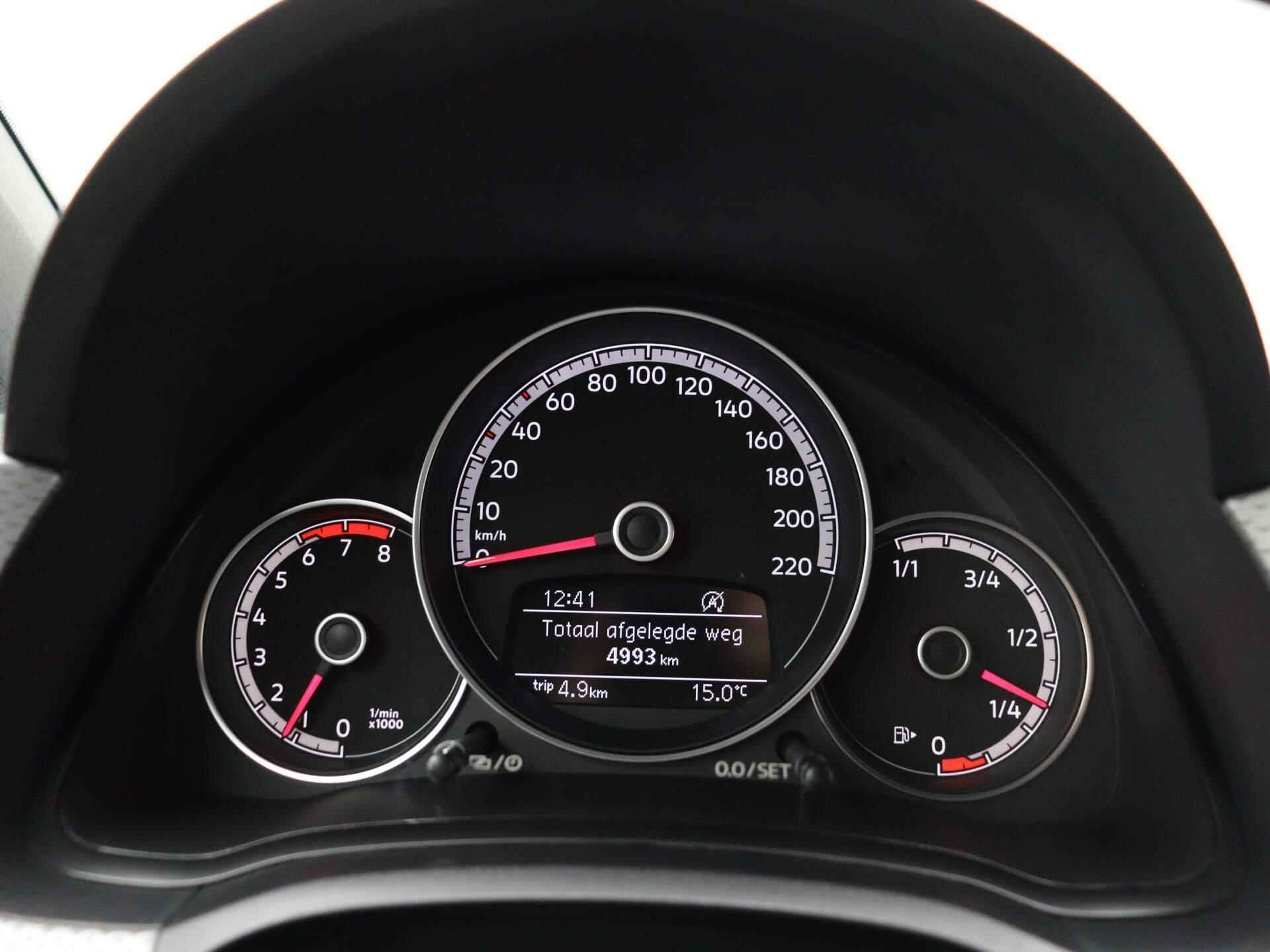 Volkswagen Up! 1.0 | Parkeersensoren  | Stoelverwarming | Camera | - 8/34