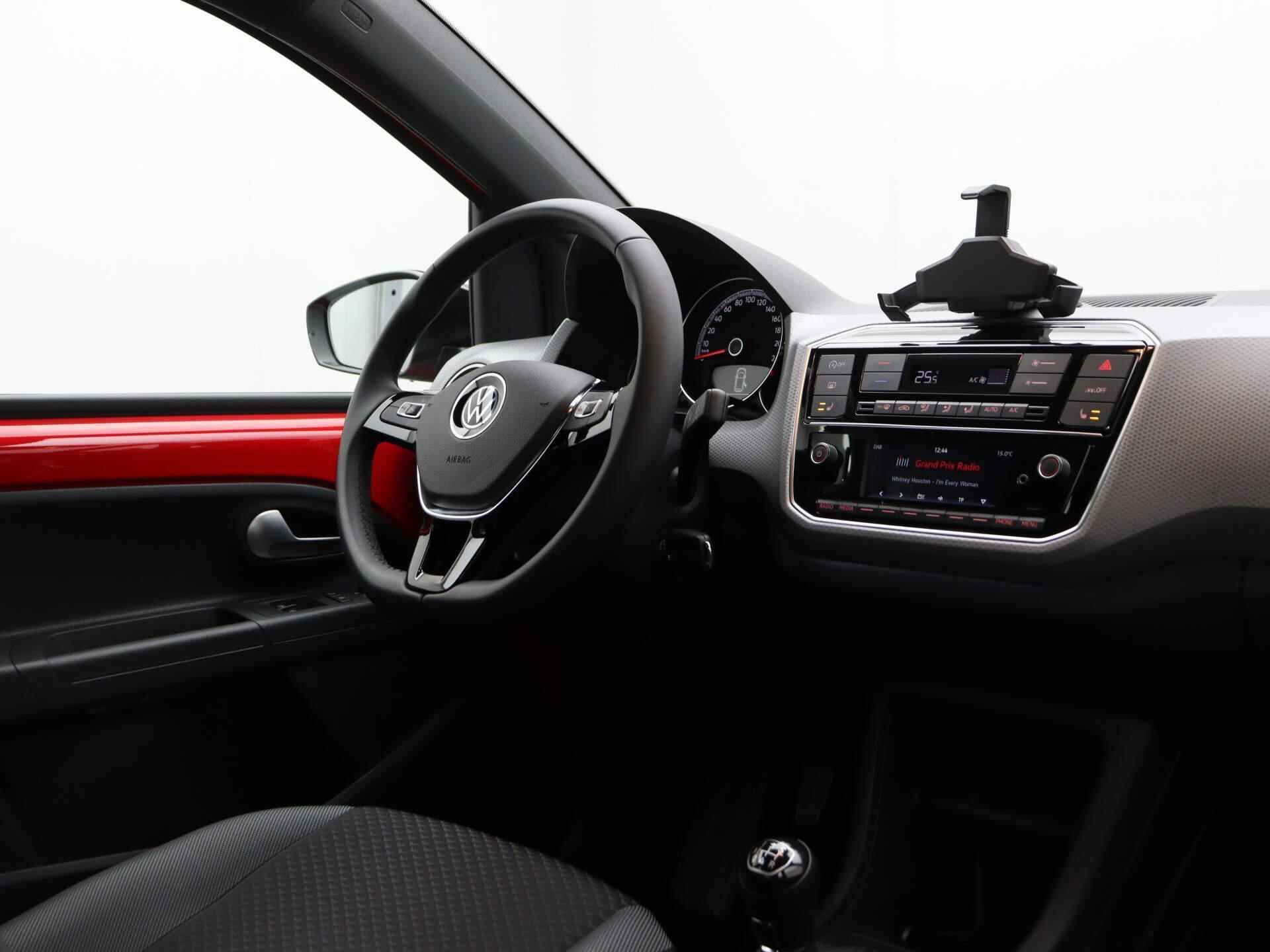 Volkswagen Up! 1.0 | Parkeersensoren  | Stoelverwarming | Camera | - 29/34