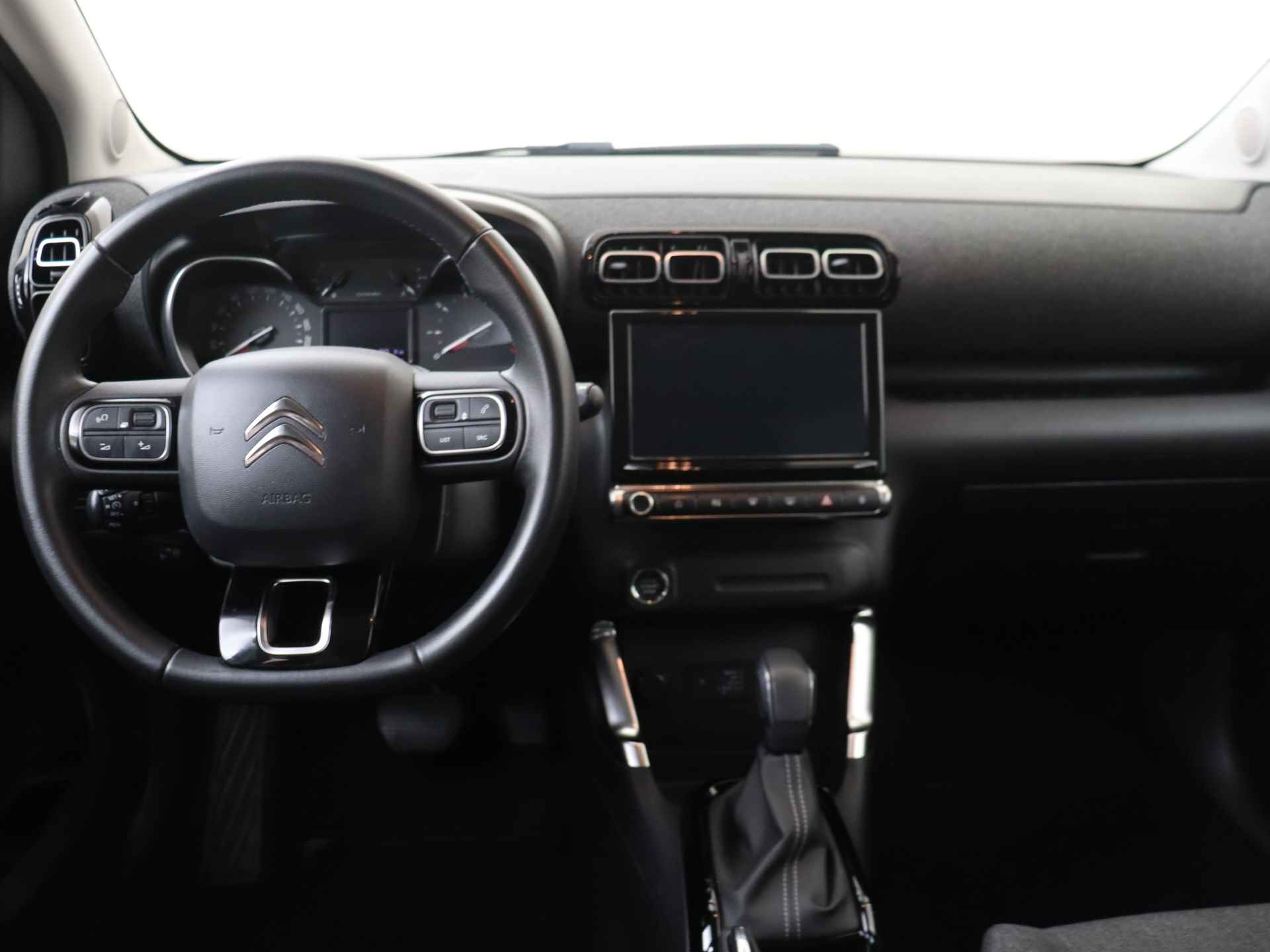 Citroën C3 Aircross 1.2 PureTech Shine 130 pk Automaat | Navigatie | Climate Control | Parkeer hulp - 6/33