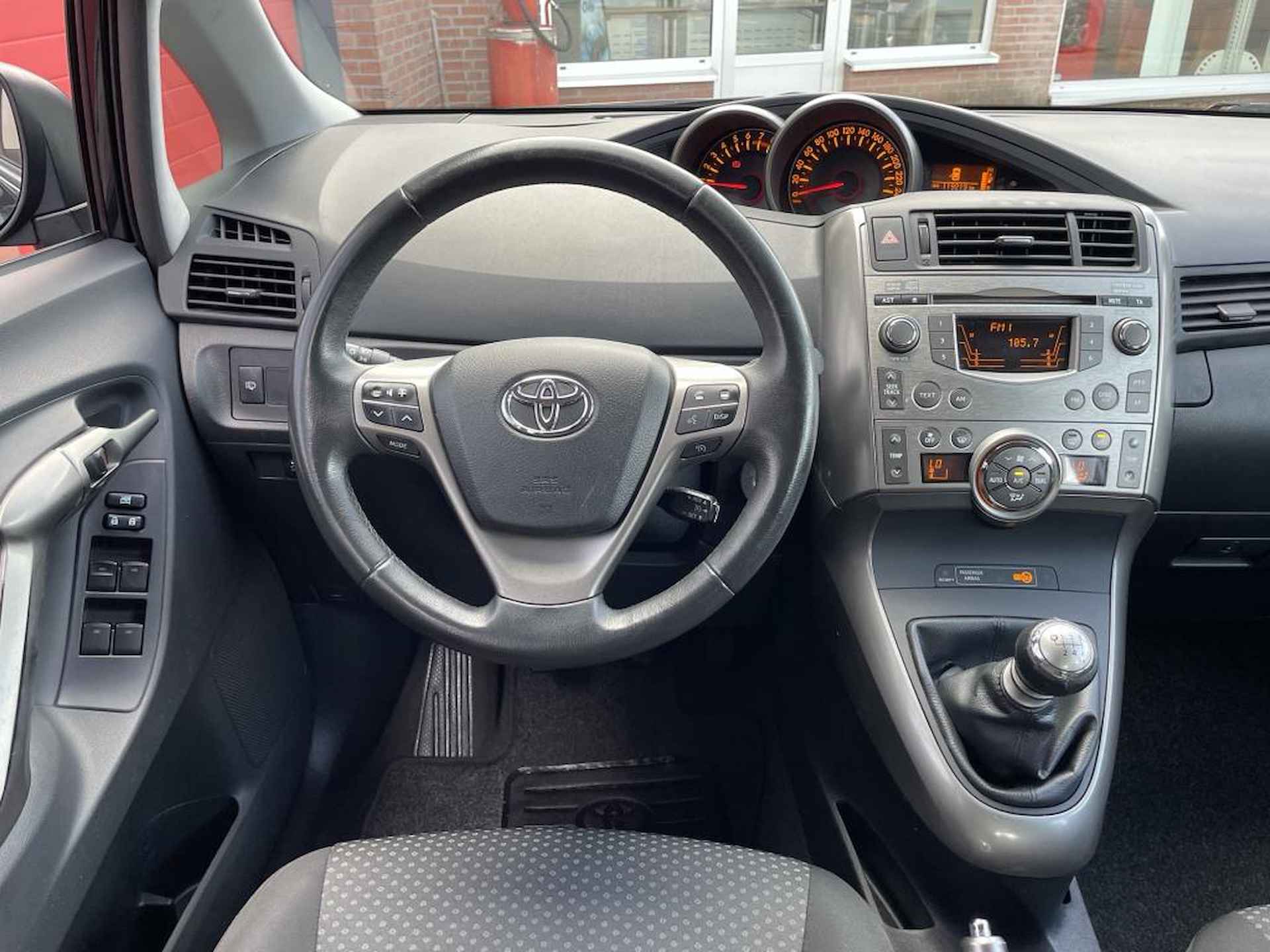 Toyota Verso 1.8 VVT-i Executive 7 Persoons, Panoramadak, Keyless, Camera, Cruise - 11/16