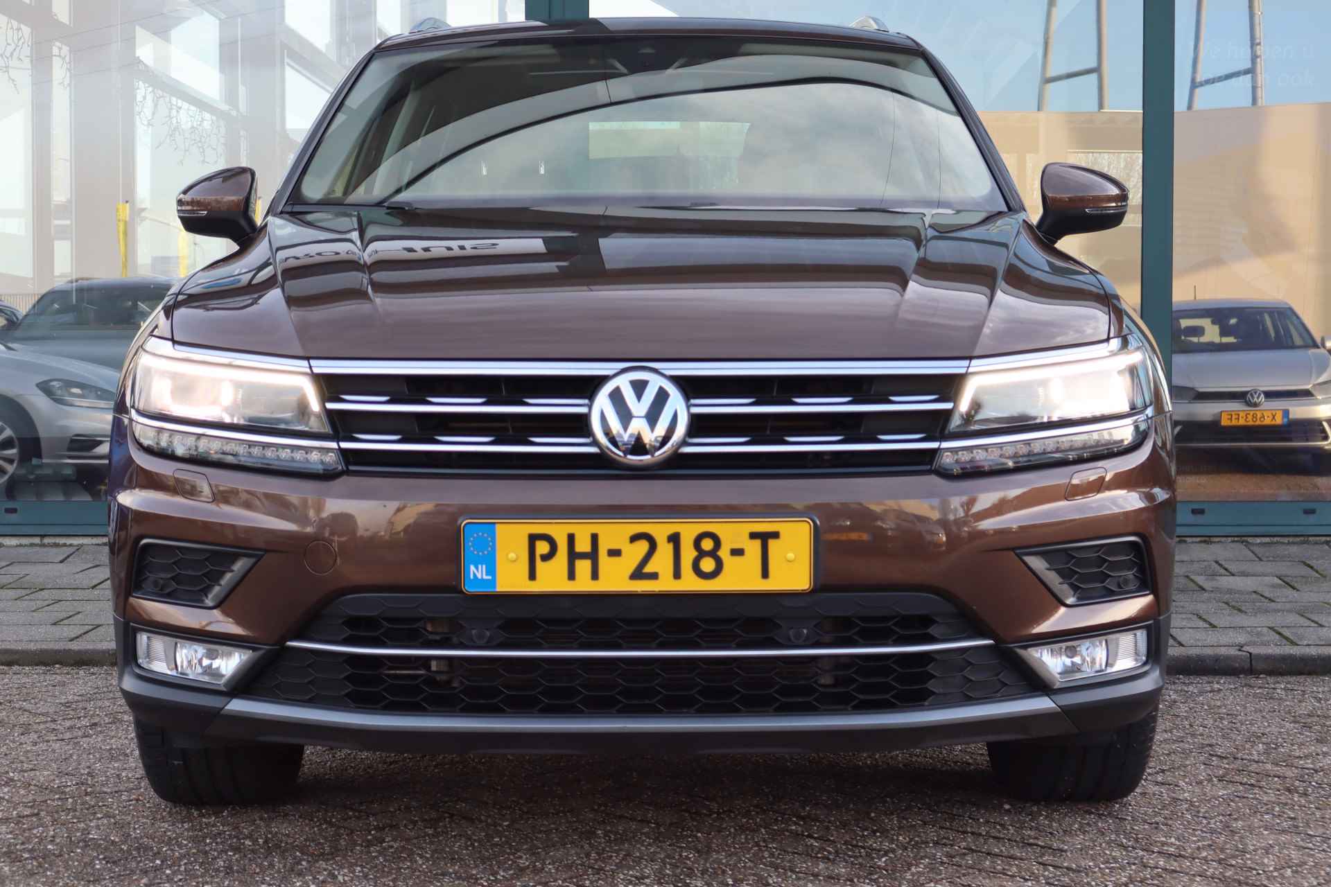 Volkswagen Tiguan 2.0 TSI 4Motion Highline | Cruise Control | Achteruitrijcamera | Trekhaak | - 9/28