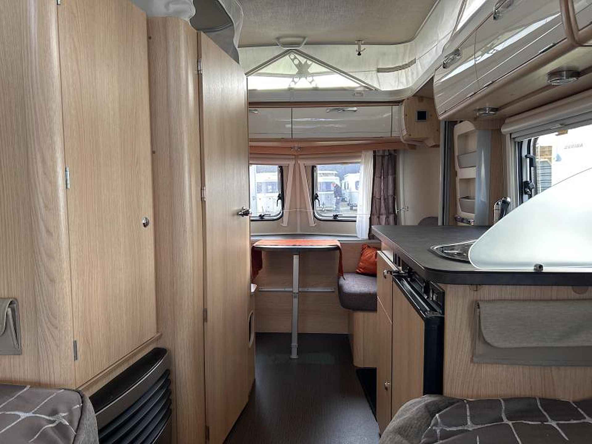 Eriba Touring - 60 Edition 542 MET V-BED, MOVER, LUIFEL - 11/20