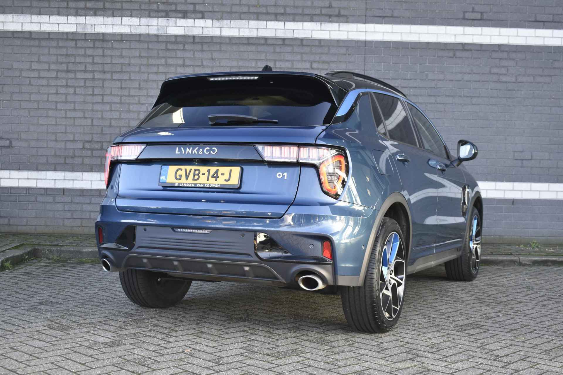 Lynk & Co 01 1.5 / PHEV / Panoramadak / Stoelverwarming / 360-Camera / 1200 KM - 2/41