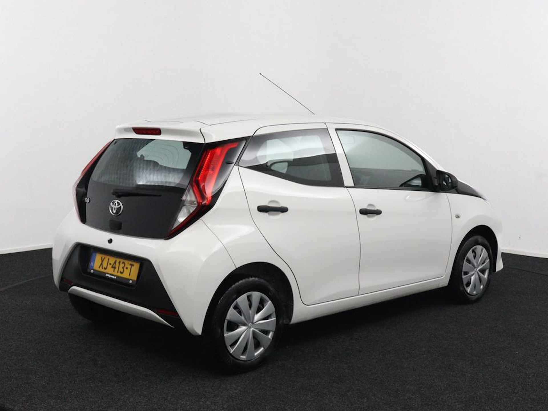 Toyota Aygo 1.0 VVT-i x-fun | Airco | Bluetooth | - 3/40