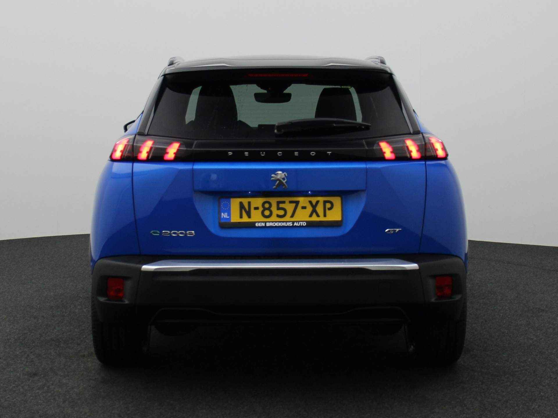 Peugeot e-2008 EV GT Pack 50 kWh | Panorama dak | Camera | Navigatie | Parkeersensoren Voor + Achter | LED | DAB | Alcantara/Leer | Virtual Dashboard | Apple/Android Carplay - 6/39