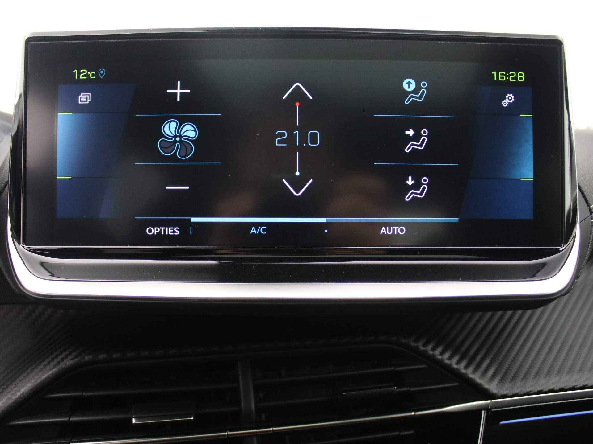 Peugeot e-2008 EV GT Pack 50 kWh | Panorama dak | Camera | Navigatie | Parkeersensoren Voor + Achter | LED | DAB | Alcantara/Leer | Virtual Dashboard | Apple/Android Carplay - 15/39