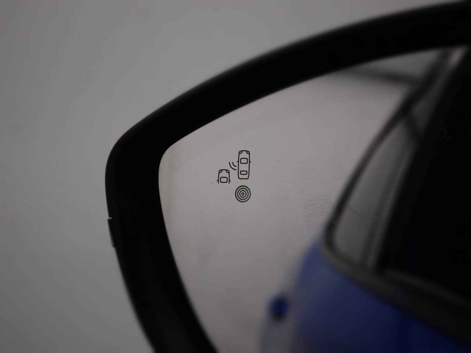 Peugeot e-2008 EV GT Pack 50 kWh | Panorama dak | Camera | Navigatie | Parkeersensoren Voor + Achter | LED | DAB | Alcantara/Leer | Virtual Dashboard | Apple/Android Carplay - 30/39
