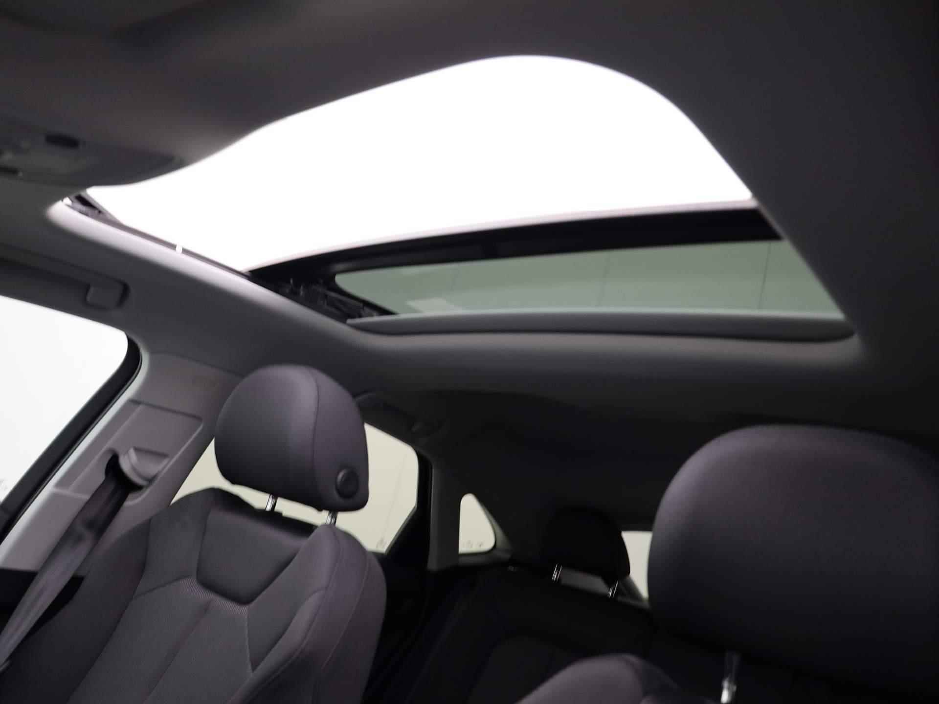 Audi Q3 Sportback 35 TFSI/150PK S Line · Panoramadak · Drive select · Stoelverwarming - 18/43