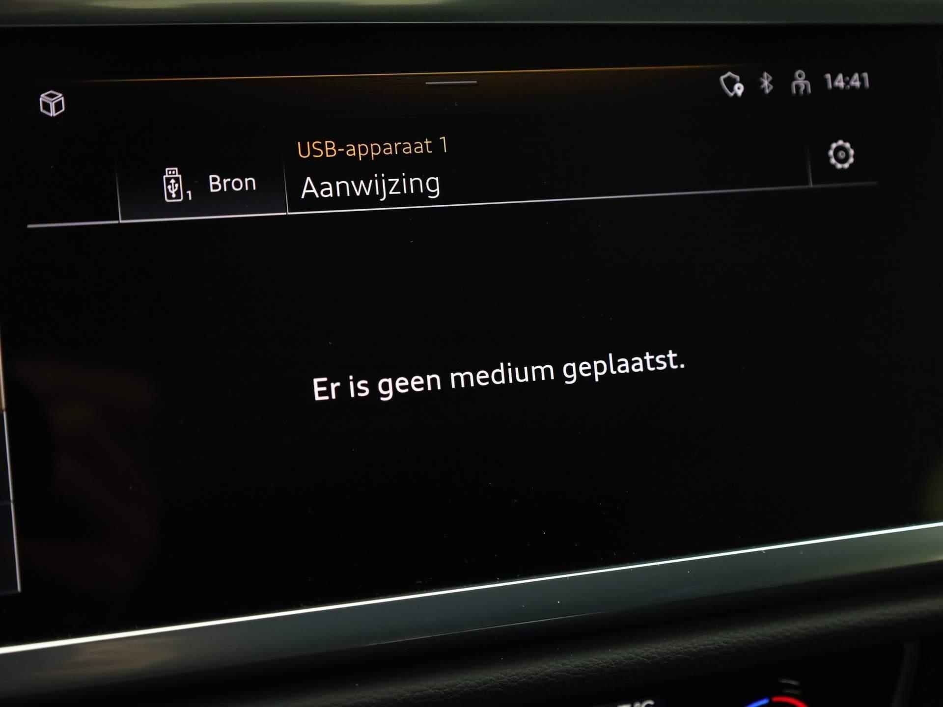 Audi Q3 Sportback 35 TFSI/150PK S Line · Panoramadak · Drive select · Stoelverwarming - 42/43