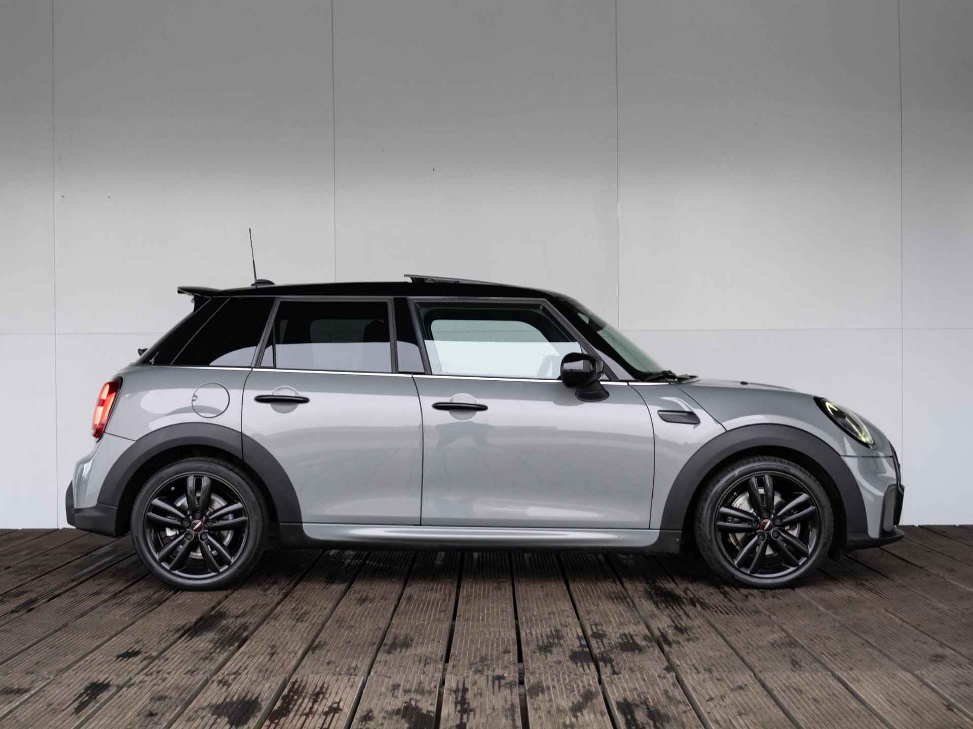 MINI 5-deurs Cooper Aut. JCW pakket + Panoramadak - 4/33