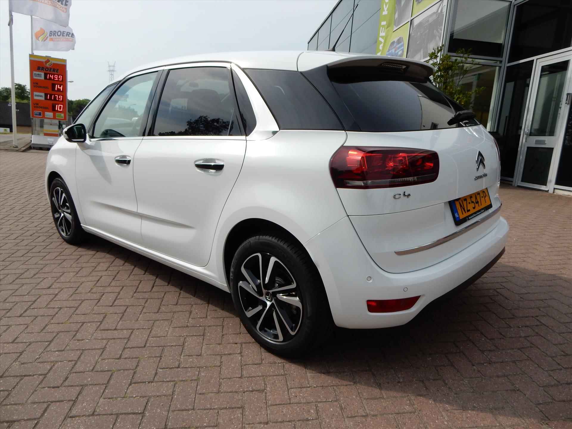 CITROEN C4 Picasso 1.2 130pk Feel | trekhaak, dab, navigatie, elek. achterklep, keyless, camera, parkeersensoren, climate- en cruise control - 3/37