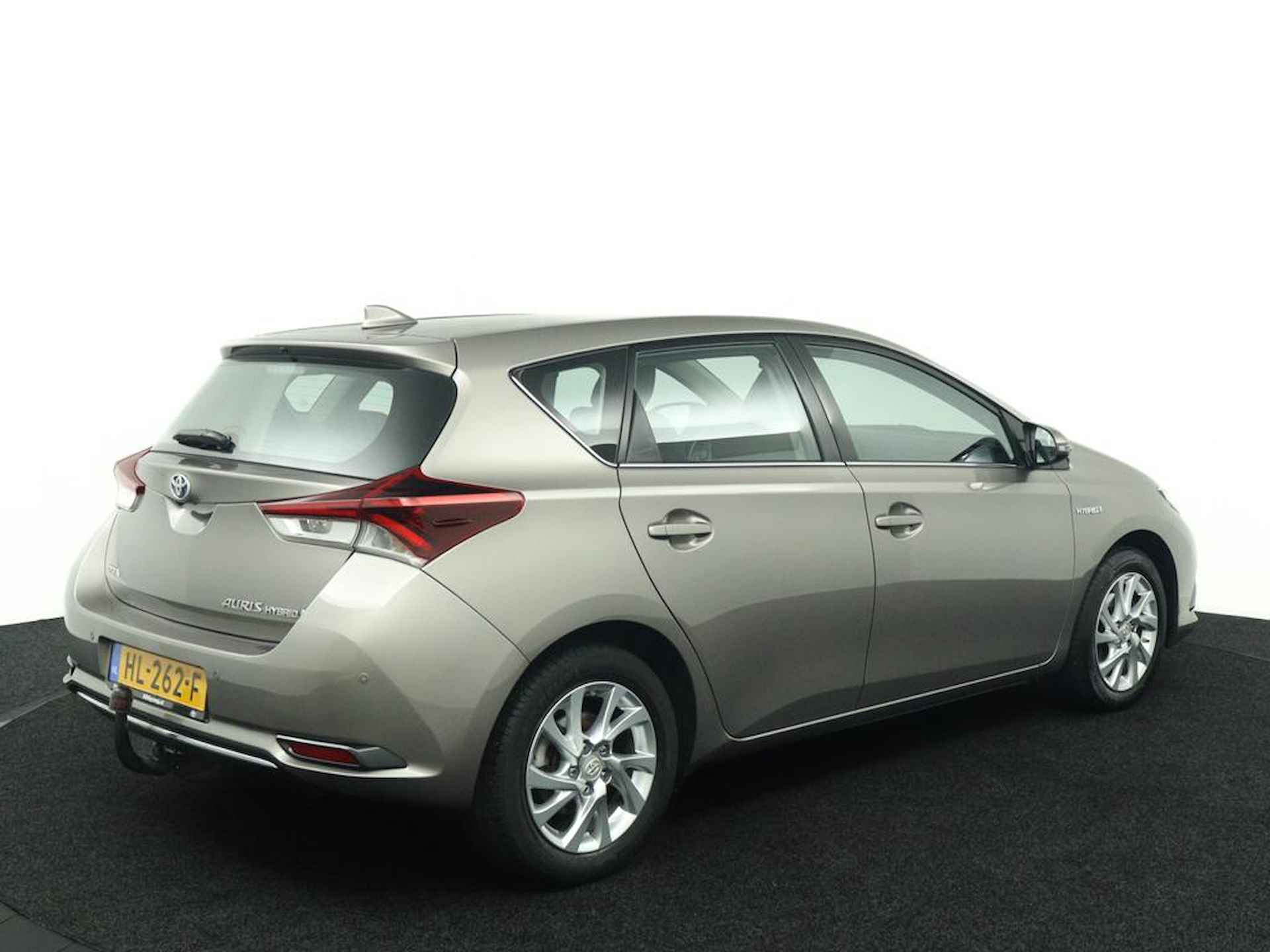 Toyota Auris 1.8 Hybrid Aspiration | Trekhaak | Navigatie | Climate Control | - 3/47