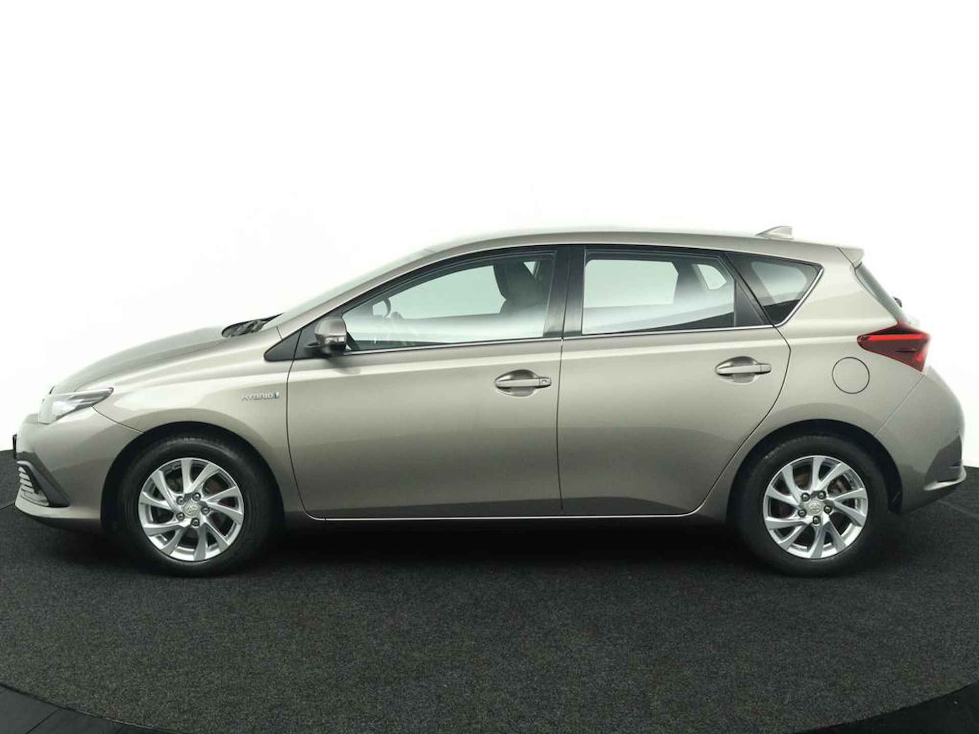 Toyota Auris 1.8 Hybrid Aspiration | Trekhaak | Navigatie | Climate Control | - 6/47