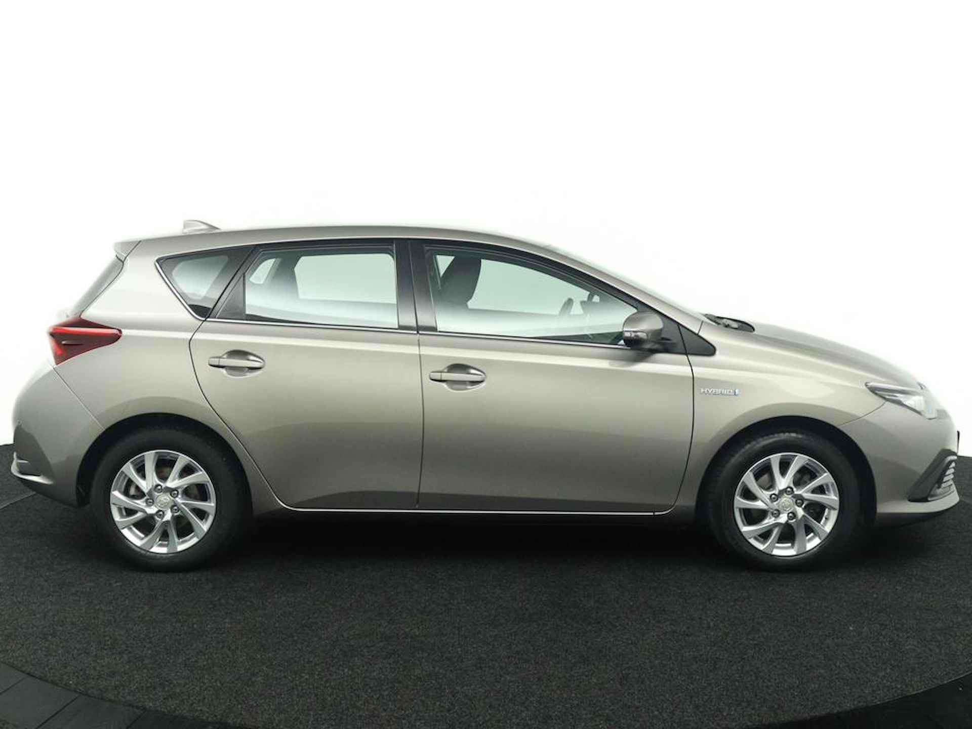 Toyota Auris 1.8 Hybrid Aspiration | Trekhaak | Navigatie | Climate Control | - 7/47