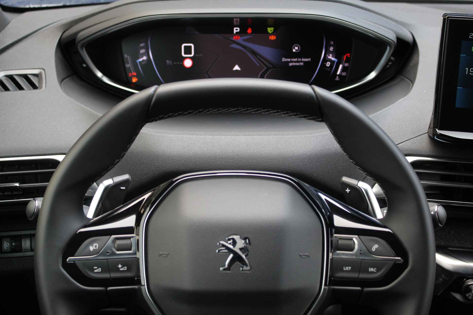 Peugeot 5008 1.2 Allure Pack Business Automaat | Navigatie | Camera voor & achter | Cruise & Climate C. | Privacy Glass | - 15/56