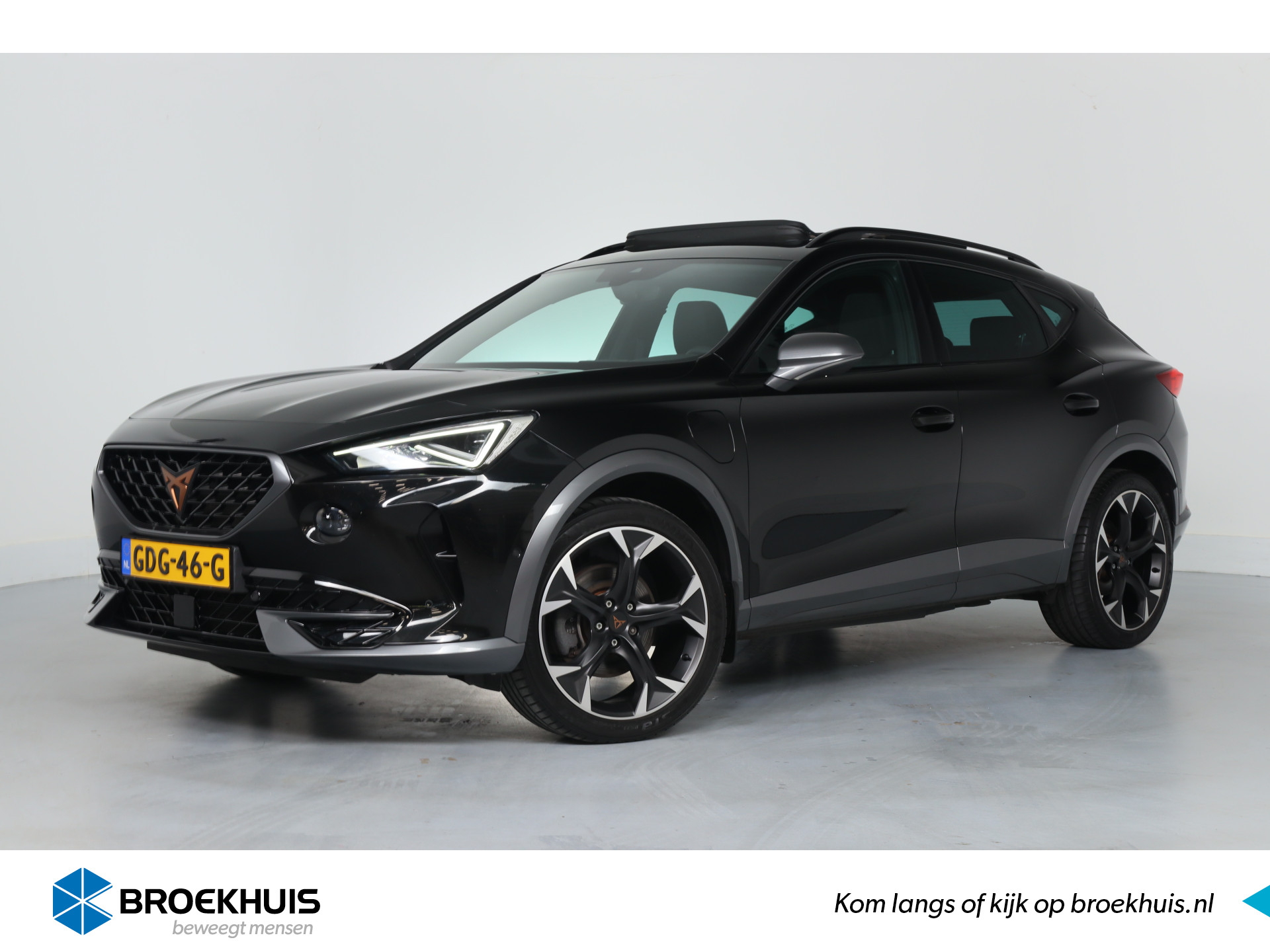 CUPRA Formentor 1.4 e-Hybrid VZ 245 Pk | Panodak | Trekhaak Elektr. | Adaptive Cruise | Stoel-/Stuurverwarming | Camera | Keyless | Blis | Led |