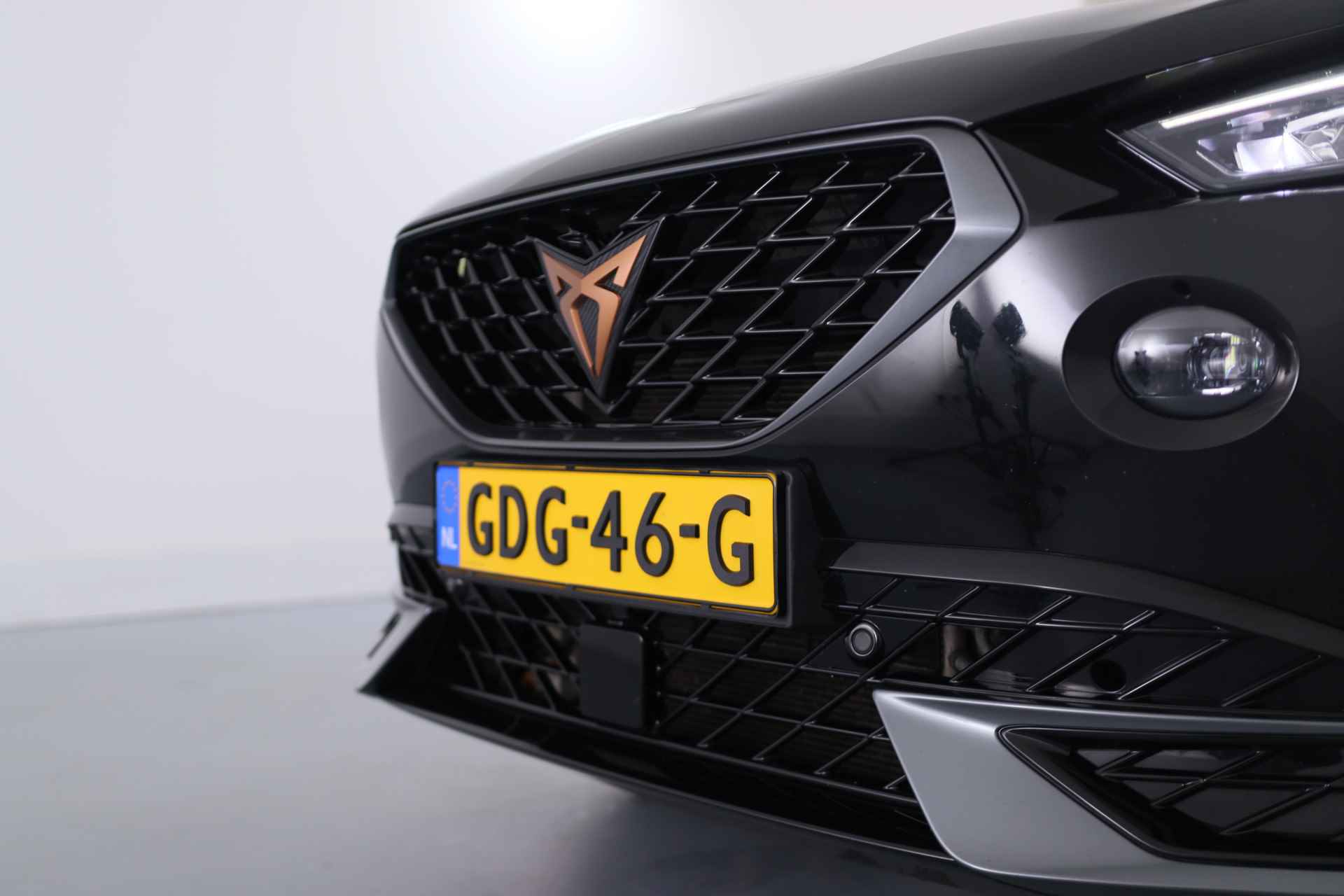 CUPRA Formentor 1.4 e-Hybrid VZ 245 Pk | Panodak | Trekhaak Elektr. | Adaptive Cruise | Stoel-/Stuurverwarming | Camera | Keyless | Blis | Led | - 40/40