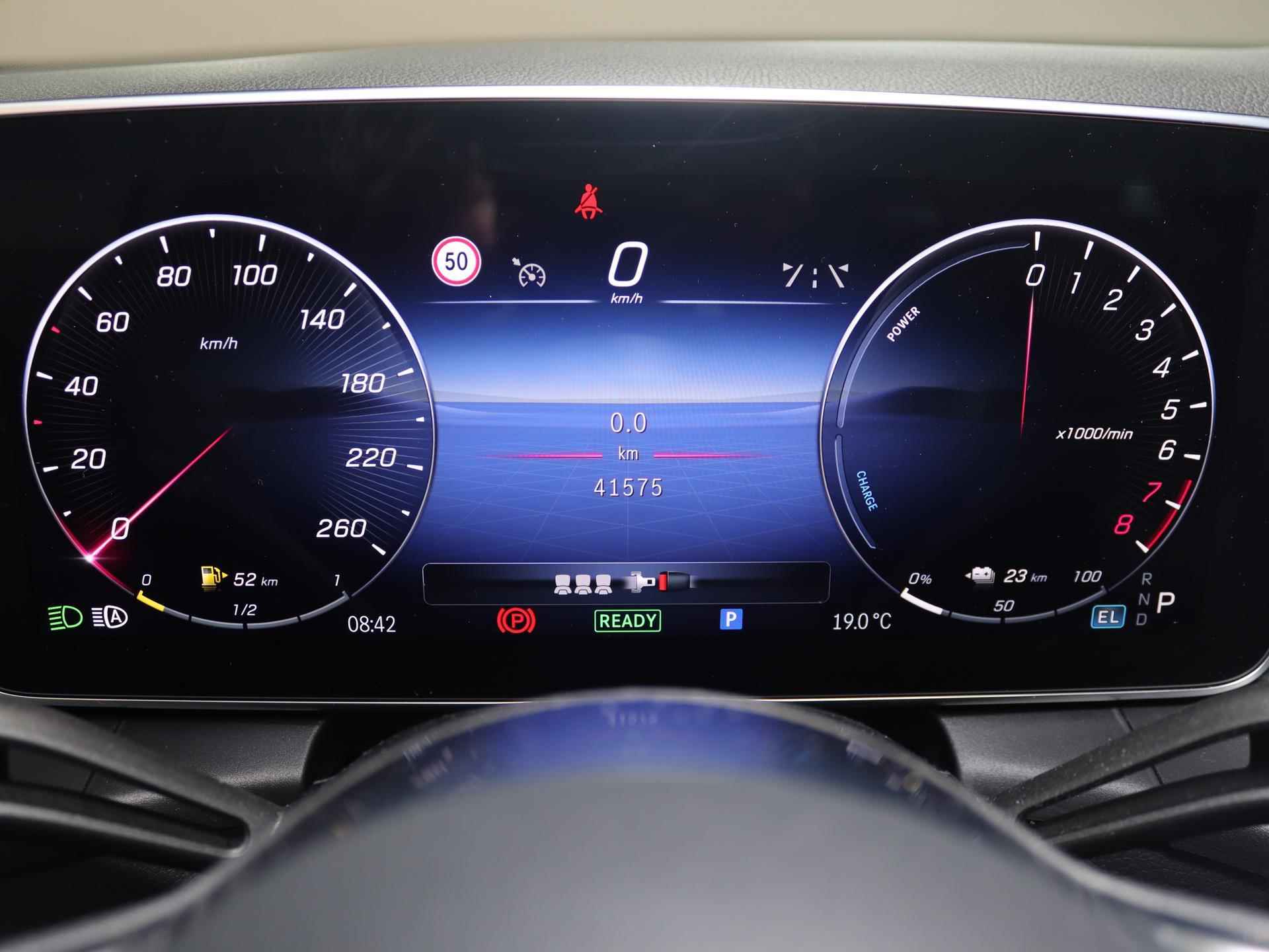 Mercedes-Benz GLC-klasse 300e 4MATIC Luxury Line | Panoramadak | Trekhaak | Verwarmd stuurwiel | Apple Carplay | Memory pakket | - 24/29
